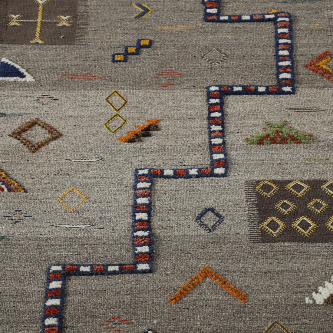 Akhenif Kilim Runner 6.7×2.3 ft – Handmade Moroccan Wool Rug in Beige and Multicolor Tribal Design