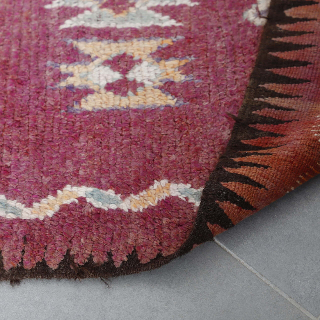 Vintage Carpet 10.1×4.9 ft – Handmade Moroccan Wool Rug with Geometric Patterns