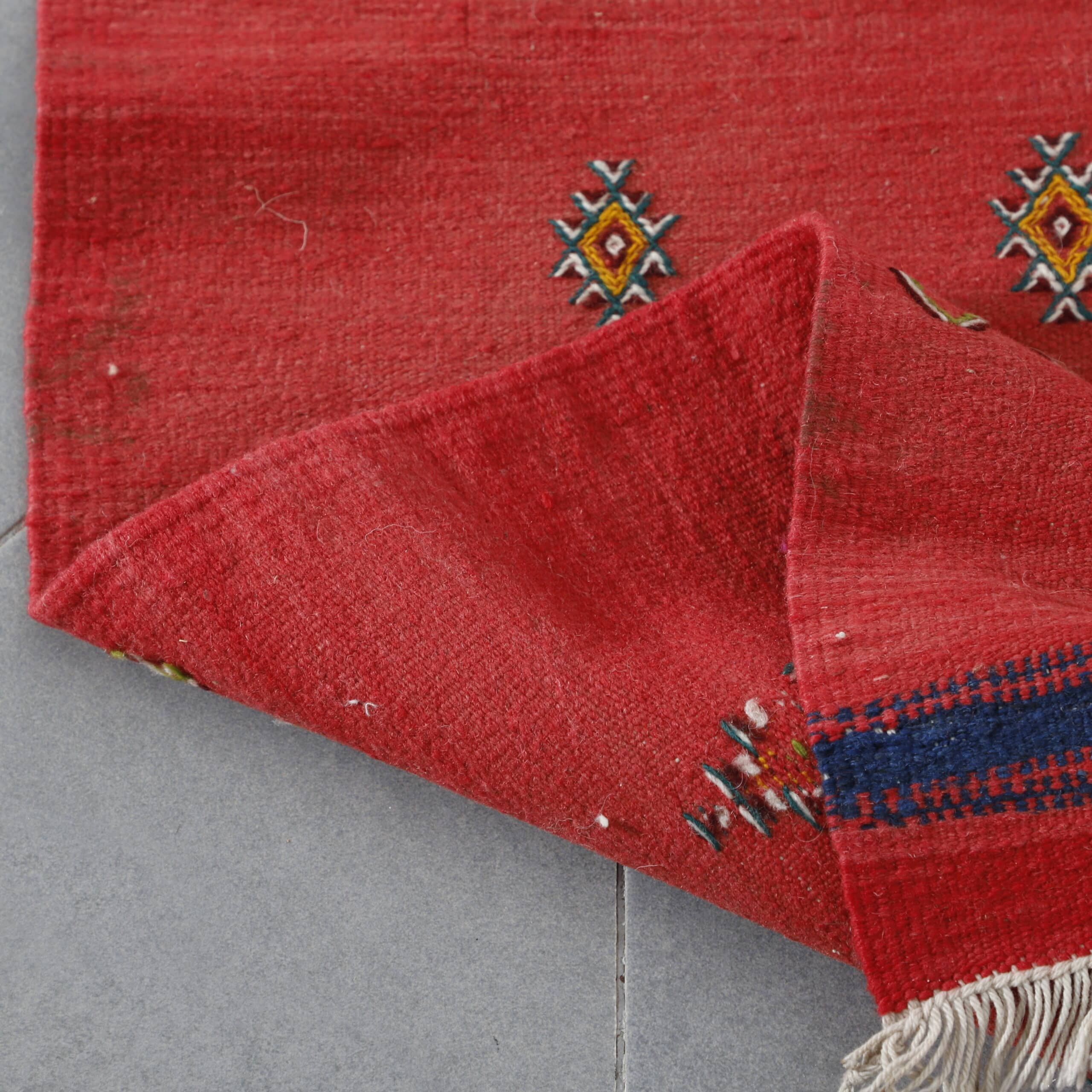 Akhnif Runner 8.2×2.2 ft – Handmade Moroccan Wool Rug in Red Tones