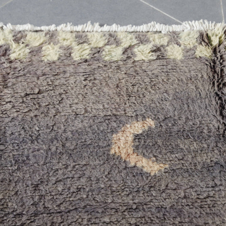 Boujaad Rug 4.7×3.3 ft – Handmade Moroccan Wool Rug in Neutral Beige and Gray Tones