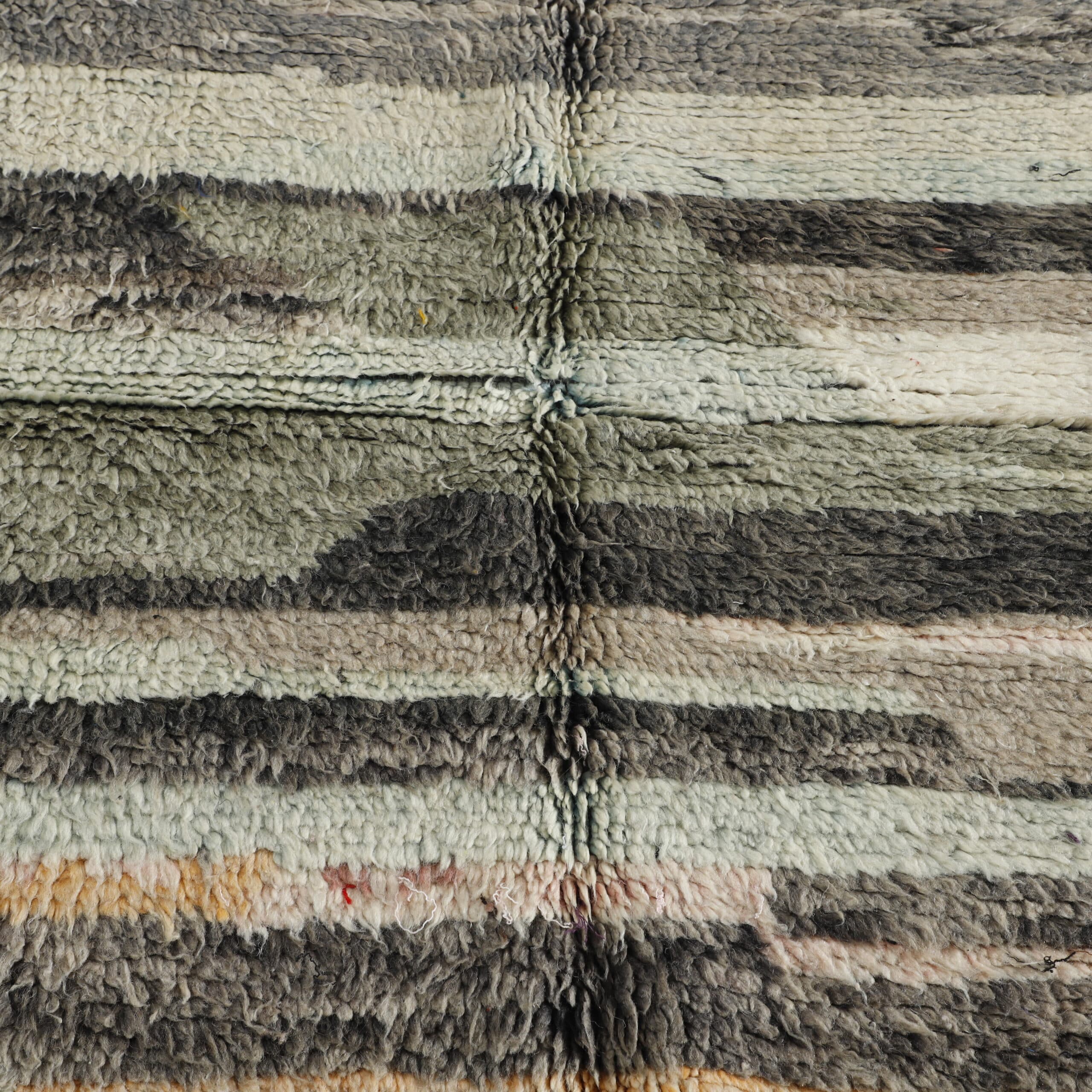 Boujaad Rug 4.6×3.4 ft – Handmade Moroccan Wool Rug in Earthy Neutral Stripes