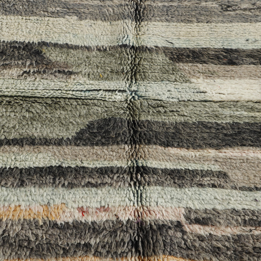 Boujaad Rug 4.6×3.4 ft – Handmade Moroccan Wool Rug in Earthy Neutral Stripes