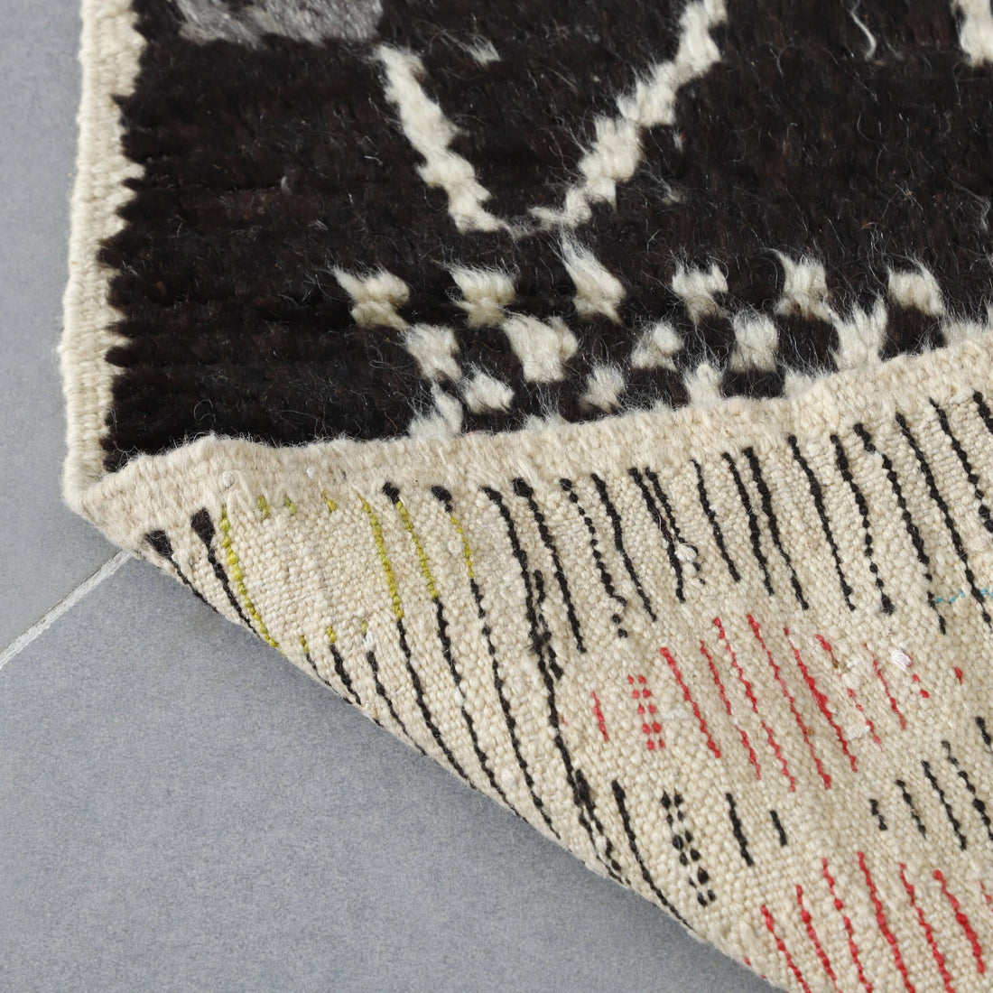 Taznakht Rug 4.2×3.5 ft – Handmade Moroccan Wool Carpet with Abstract Tribal Patterns