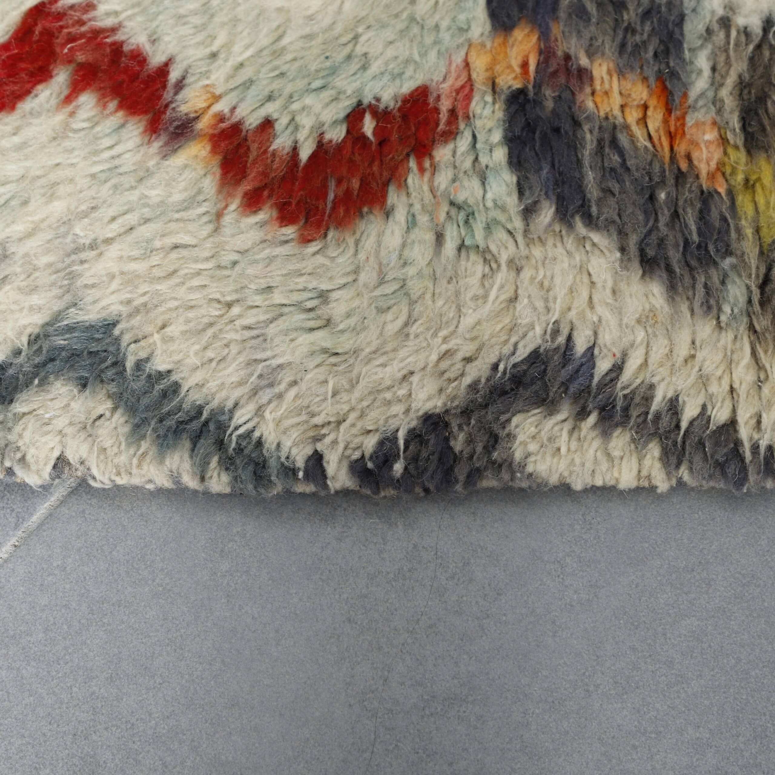 Boujaad Rug 4.7×3.2 ft – Handmade Moroccan Wool Carpet with Zigzag Pattern