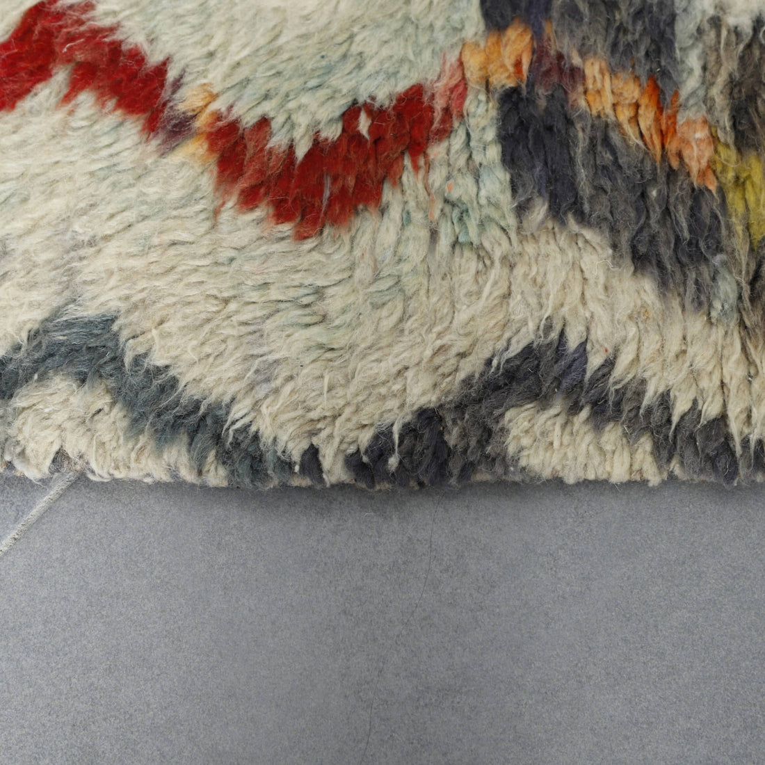 Boujaad Rug 4.7×3.2 ft – Handmade Moroccan Wool Carpet with Zigzag Pattern