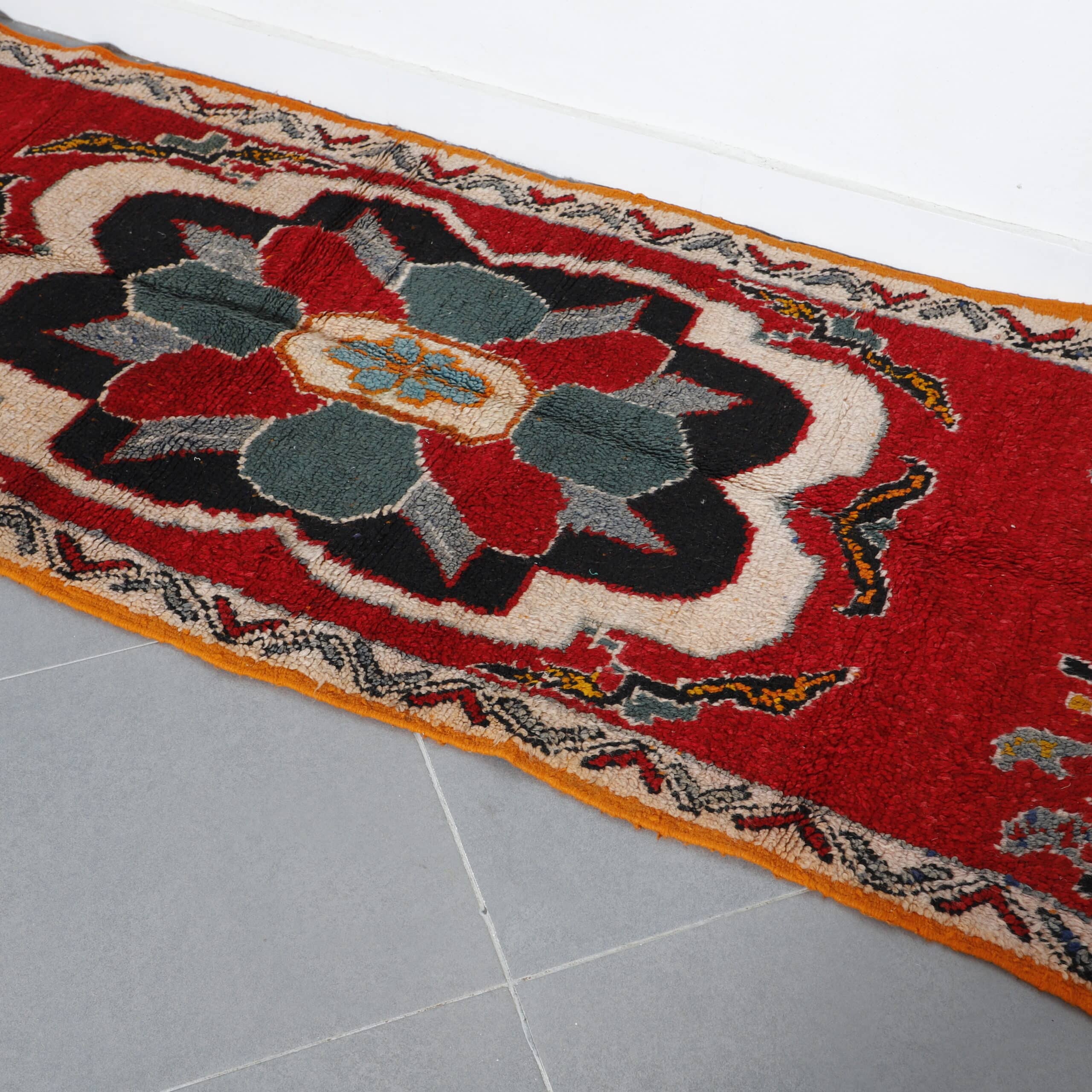 Taznakht Carpet 8.9×3.3 ft – Handmade Moroccan Wool Rug with Floral Design