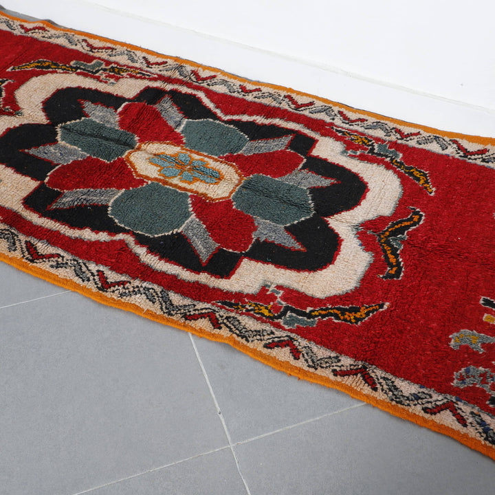 Taznakht Carpet 8.9×3.3 ft – Handmade Moroccan Wool Rug with Floral Design