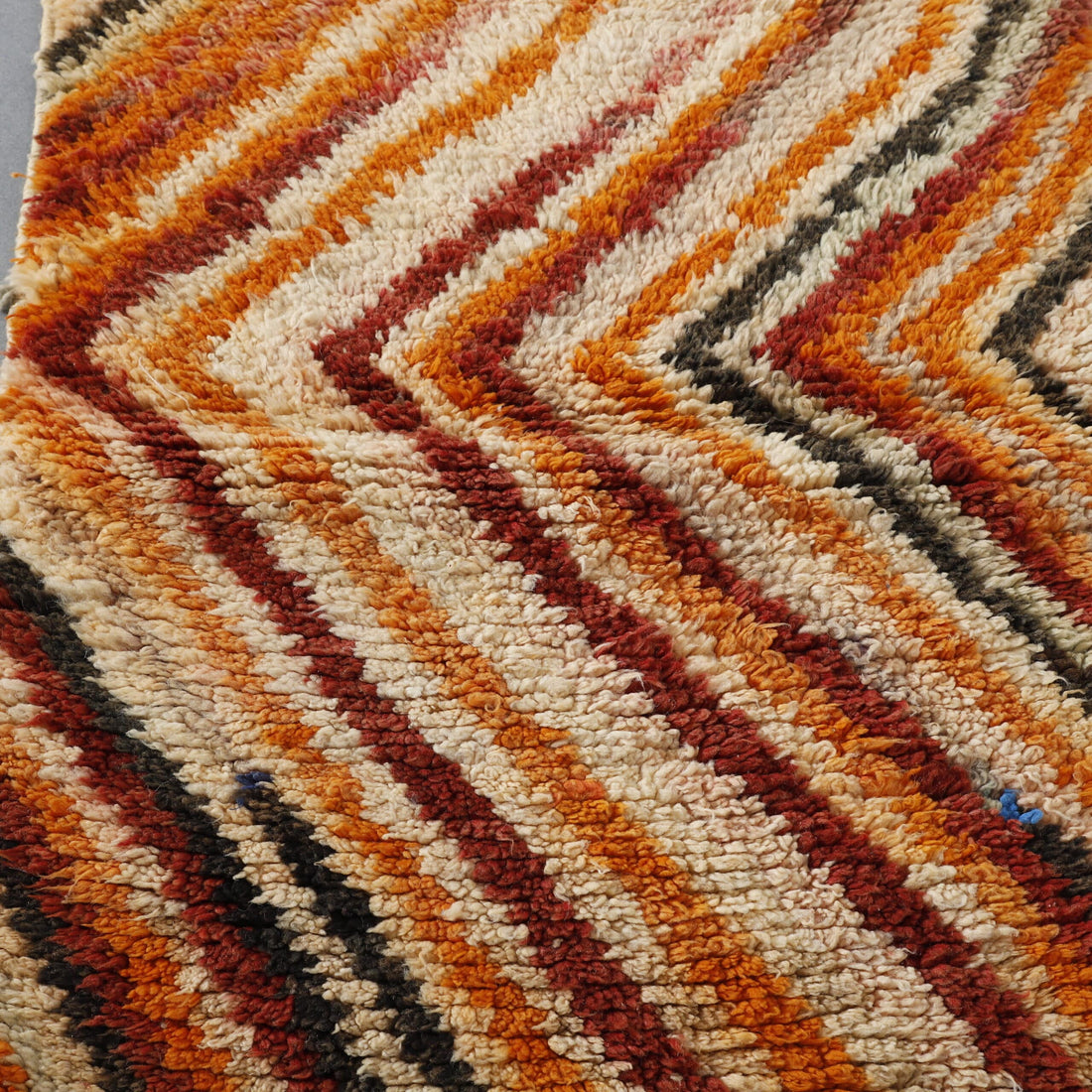 Vintage Boujaad Rug 11.1×2.5 ft – Handmade Moroccan Wool Runner with Warm Zigzag Pattern