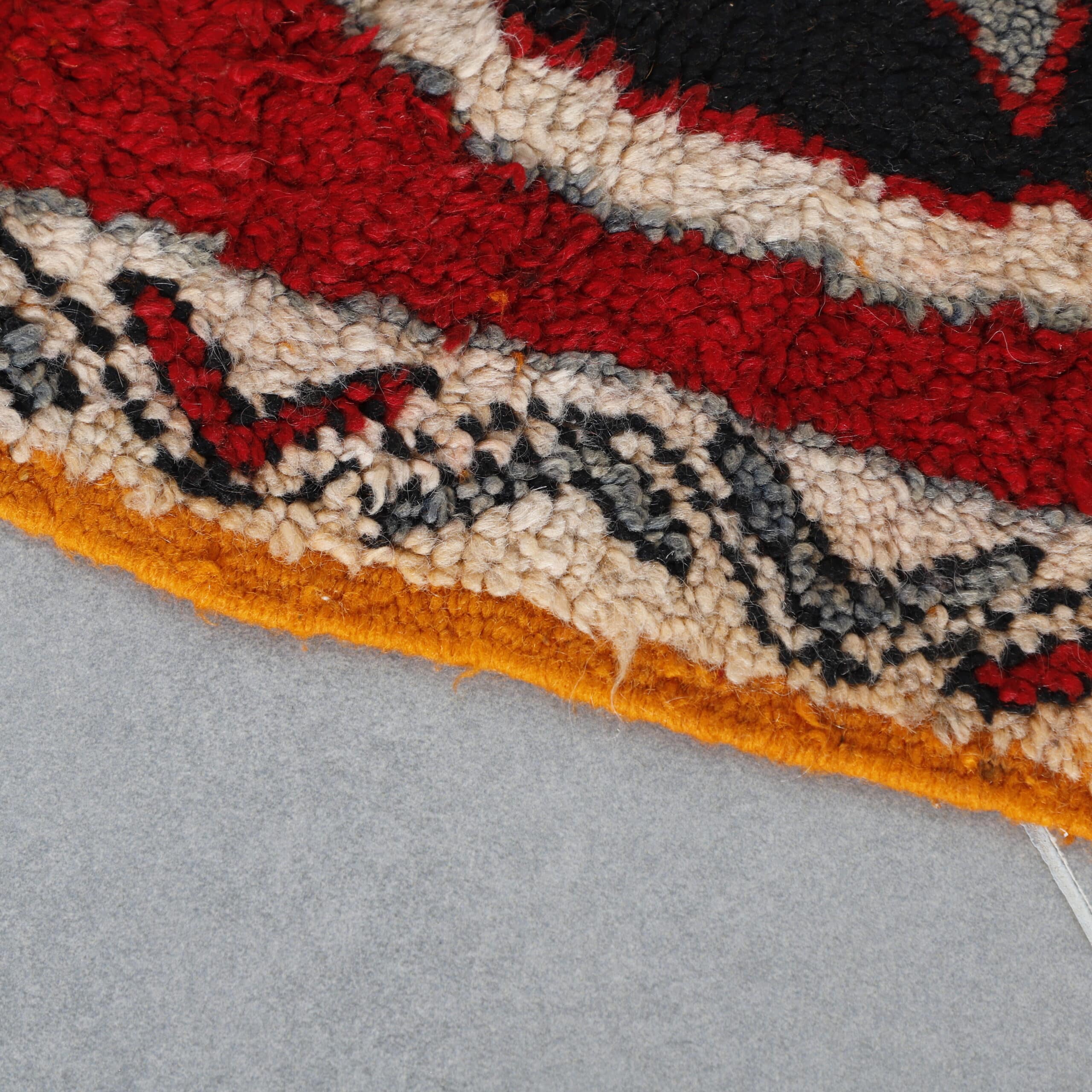 Taznakht Carpet 8.9×3.3 ft – Handmade Moroccan Wool Rug with Floral Design