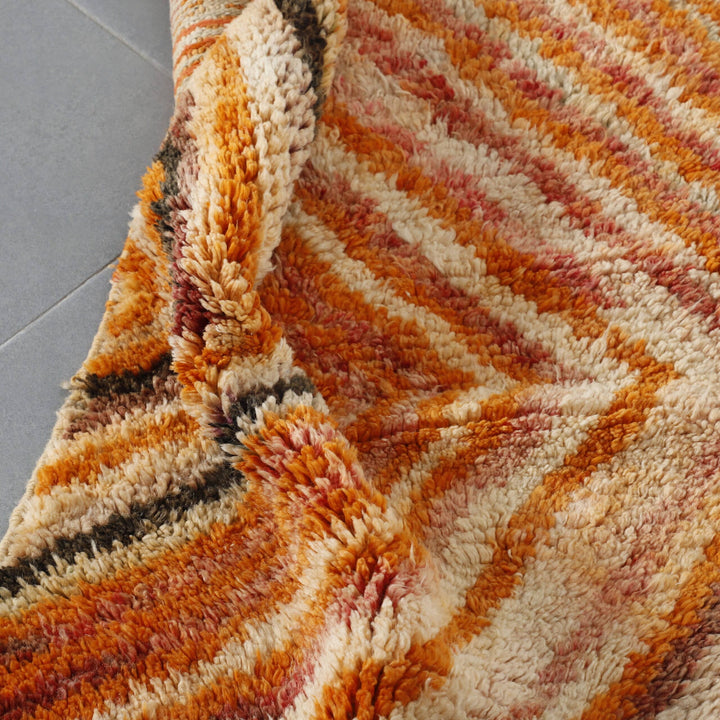 Vintage Boujaad Rug 11.1×2.5 ft – Handmade Moroccan Wool Runner with Warm Zigzag Pattern