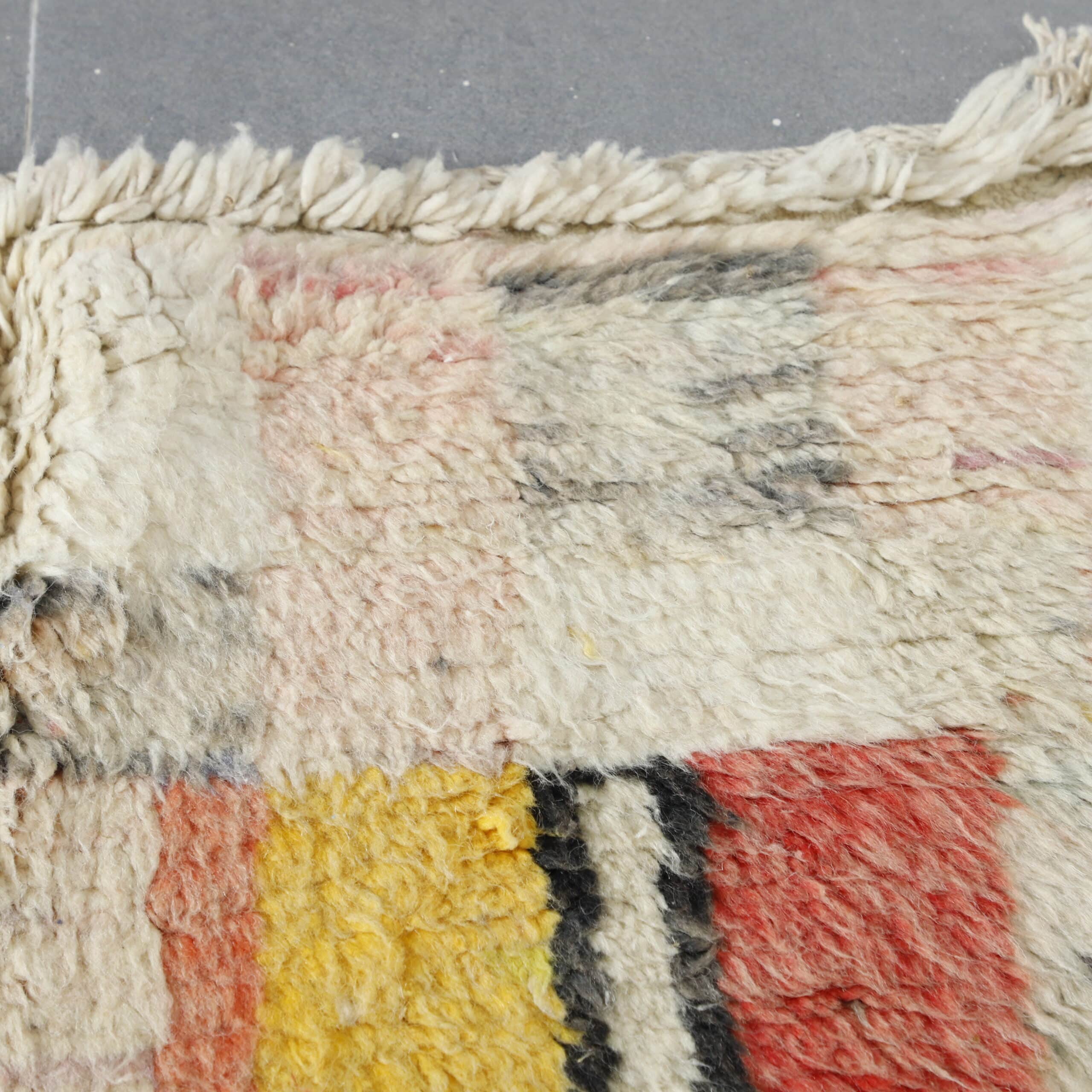 Berber Rug 4.9×3.3 ft – Handmade Moroccan Wool Carpet in Soft Yellow Diamond Pattern