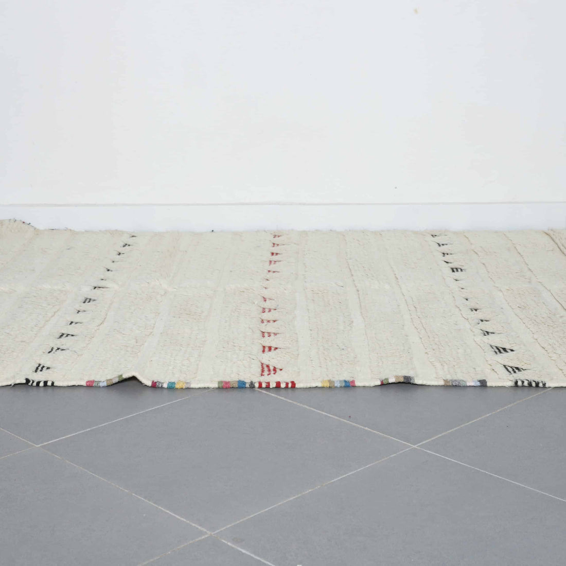 Large Handmade Moroccan Beni Ouarain Rug with Minimalist Geometric Stripes      260cm x 154cm