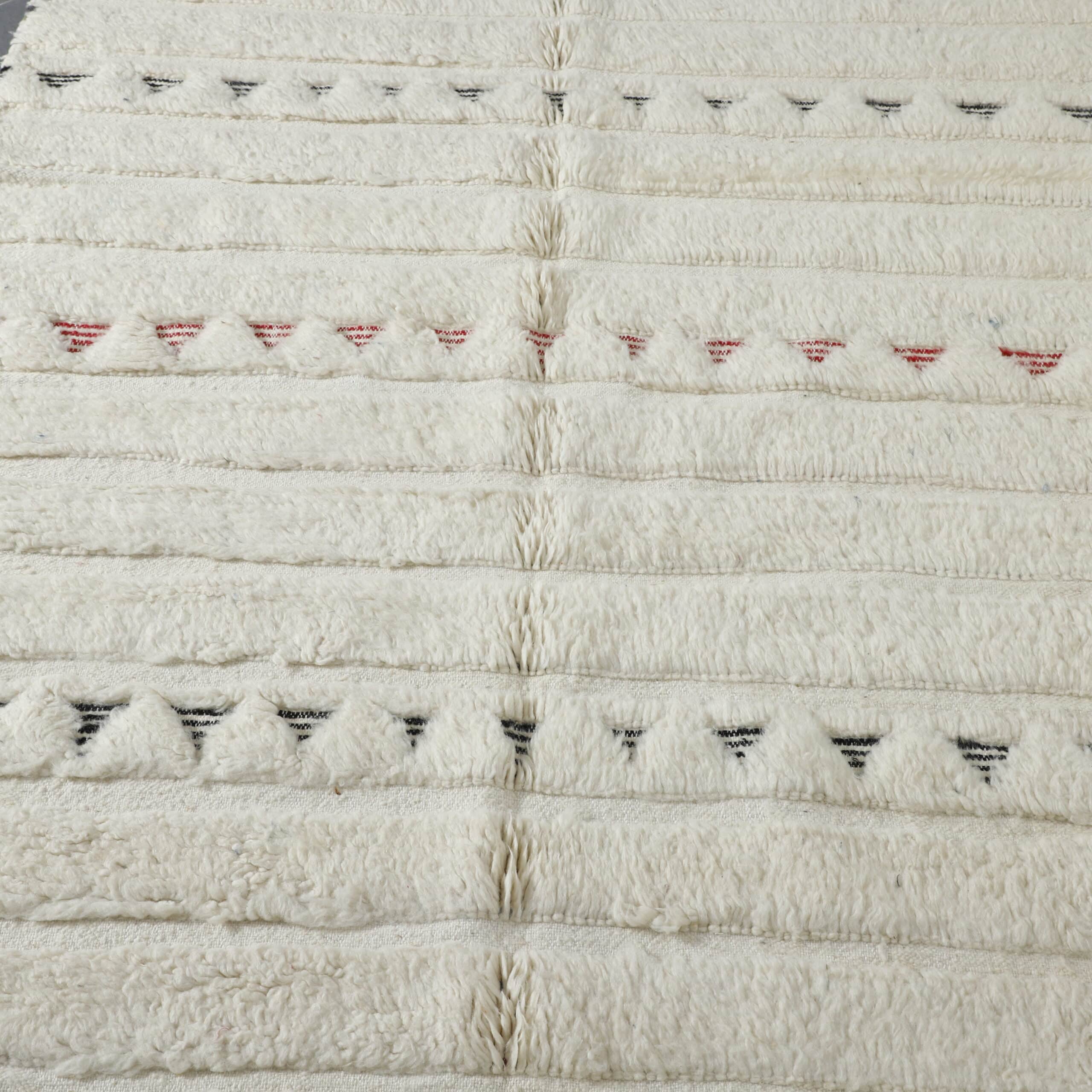 Large Handmade Moroccan Beni Ouarain Rug with Minimalist Geometric Stripes      260cm x 154cm