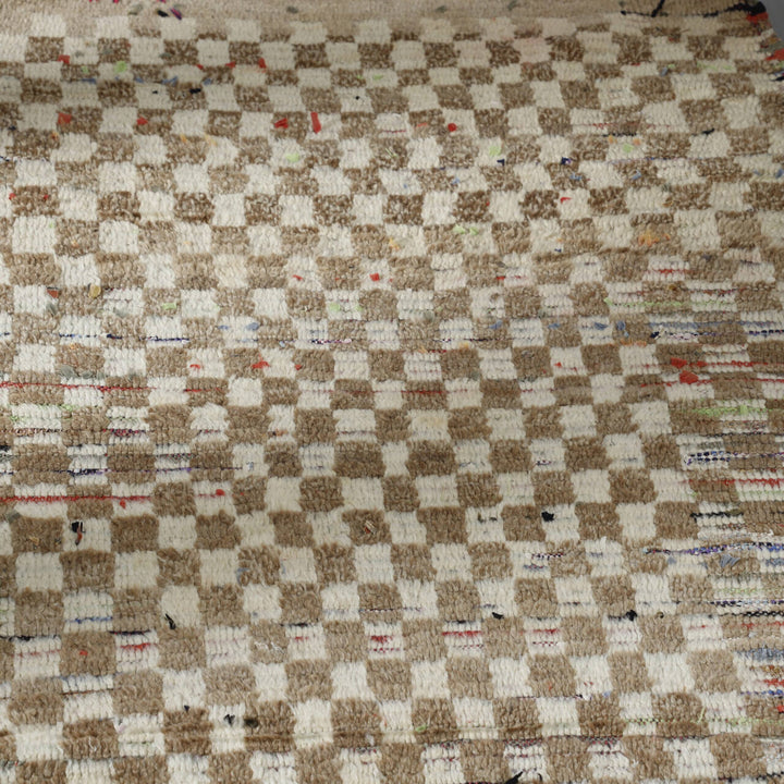 Checkered Boujaad Rug 8.0×2.8 ft – Handmade Moroccan Wool Runner in Beige and Cream Checker Pattern