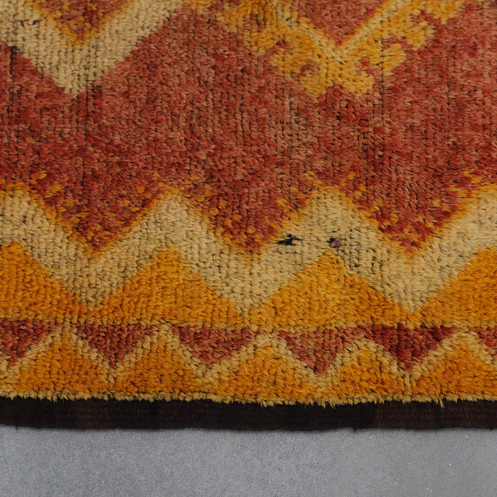 Vintage Taznakht 4.9×2.3 ft – Handmade Moroccan Wool Rug