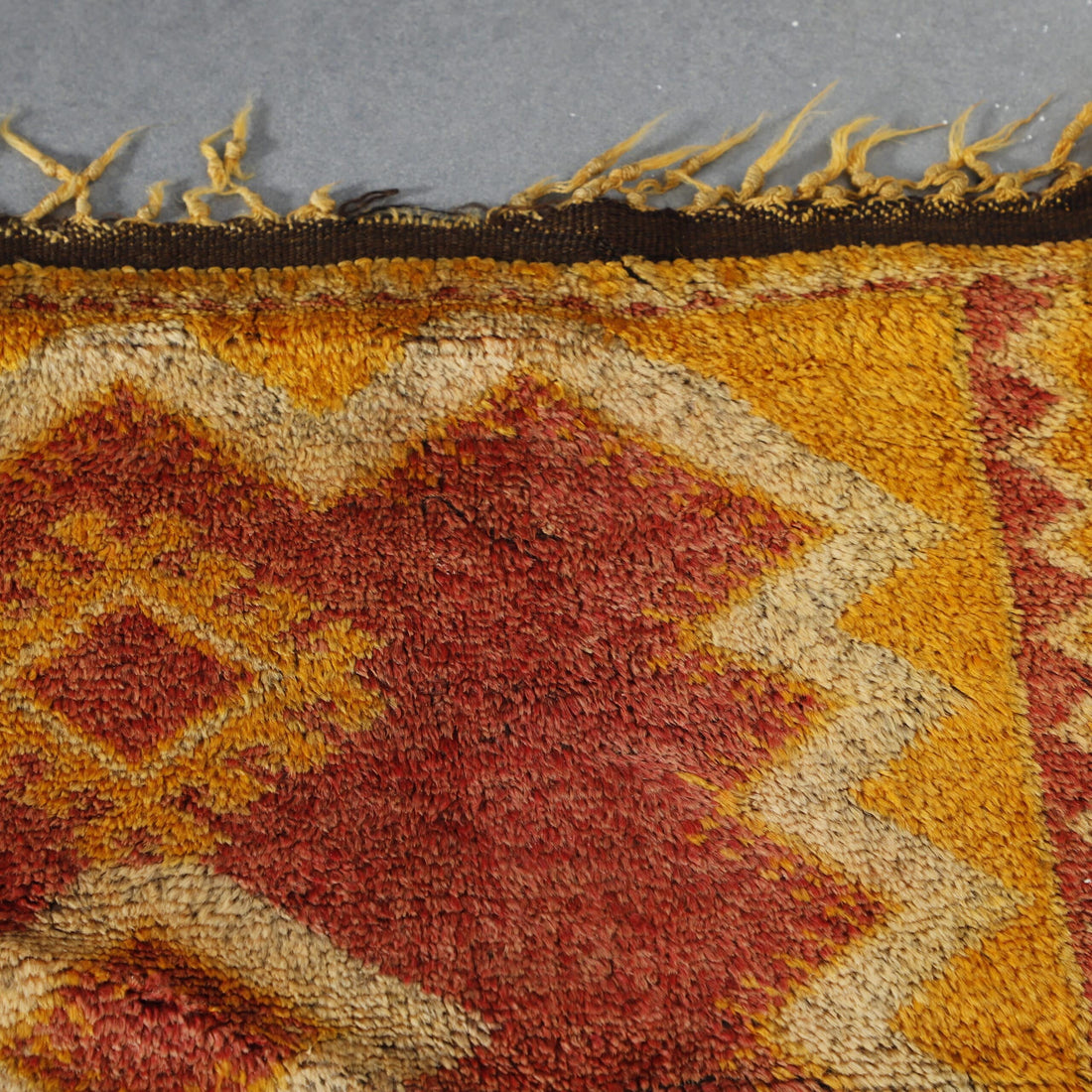Vintage Taznakht 4.9×2.3 ft – Handmade Moroccan Wool Rug