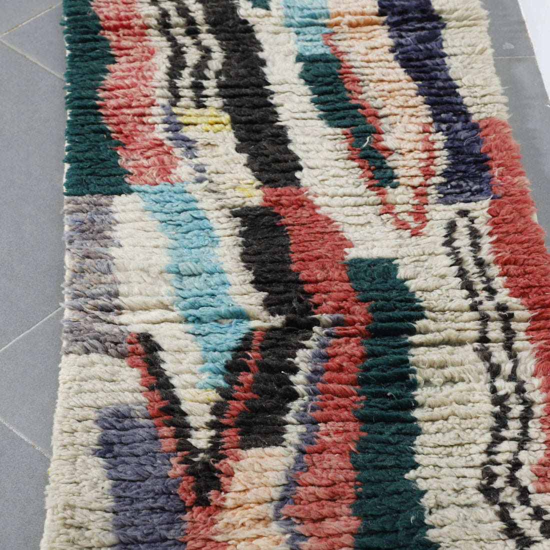 Boujaad Runner 11.0×2.2 ft – Handmade Moroccan Wool Rug with Colorful Abstract Patterns