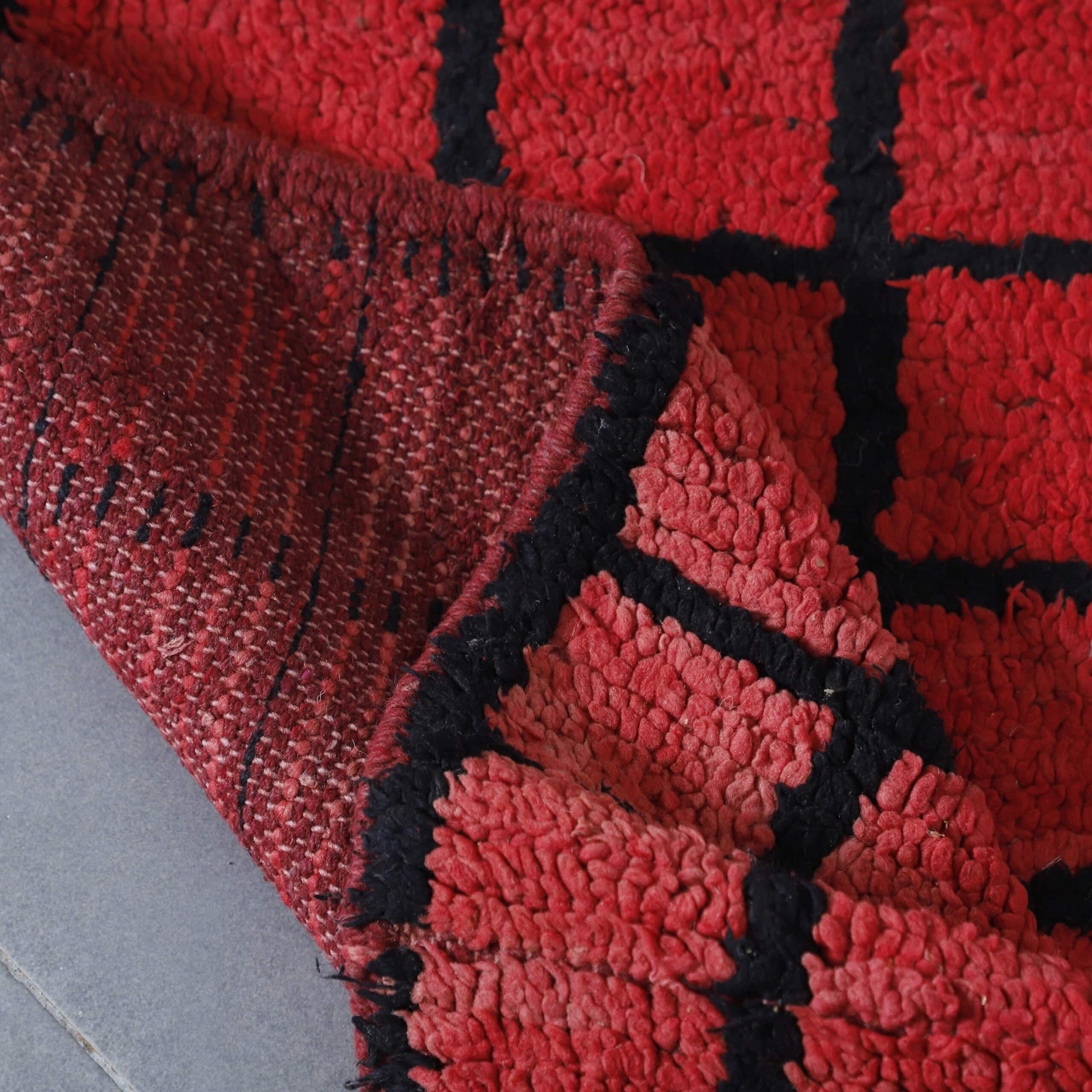Red Vintage Rug 7.7×4.9 Ft – Moroccan Wool