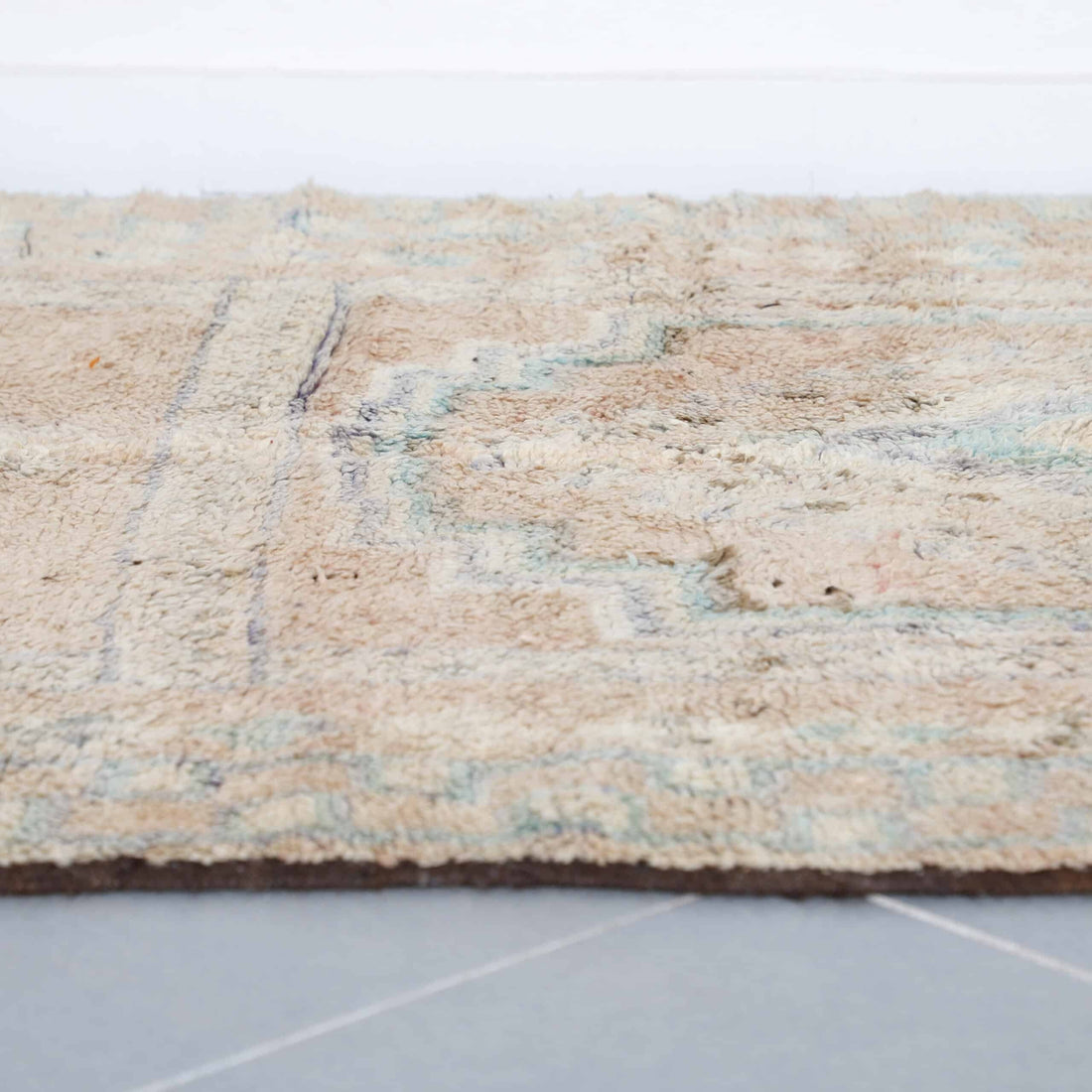 Boujaad Rug 7.9×5.1 Ft – Handwoven Moroccan