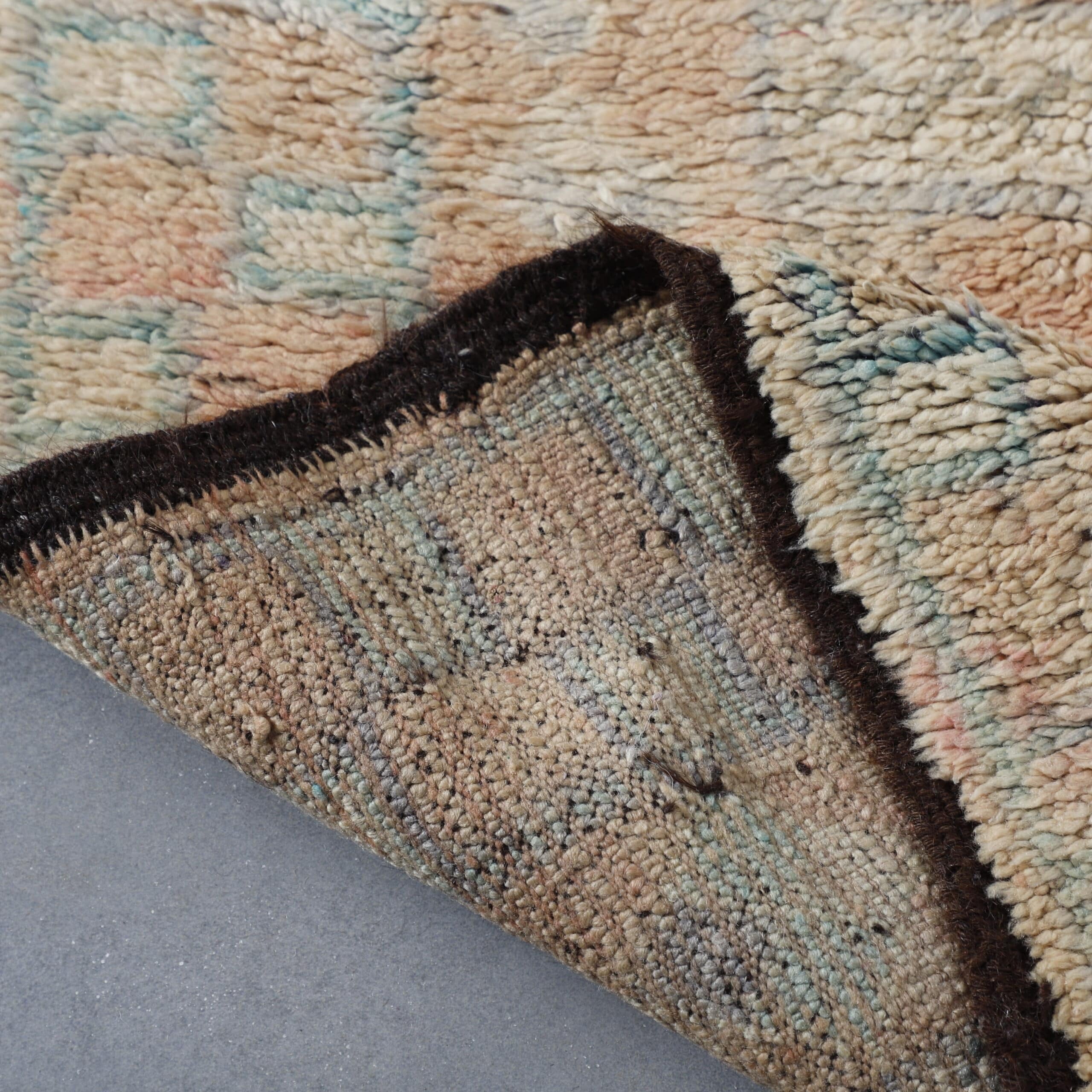 Boujaad Rug 7.9×5.1 Ft – Handwoven Moroccan