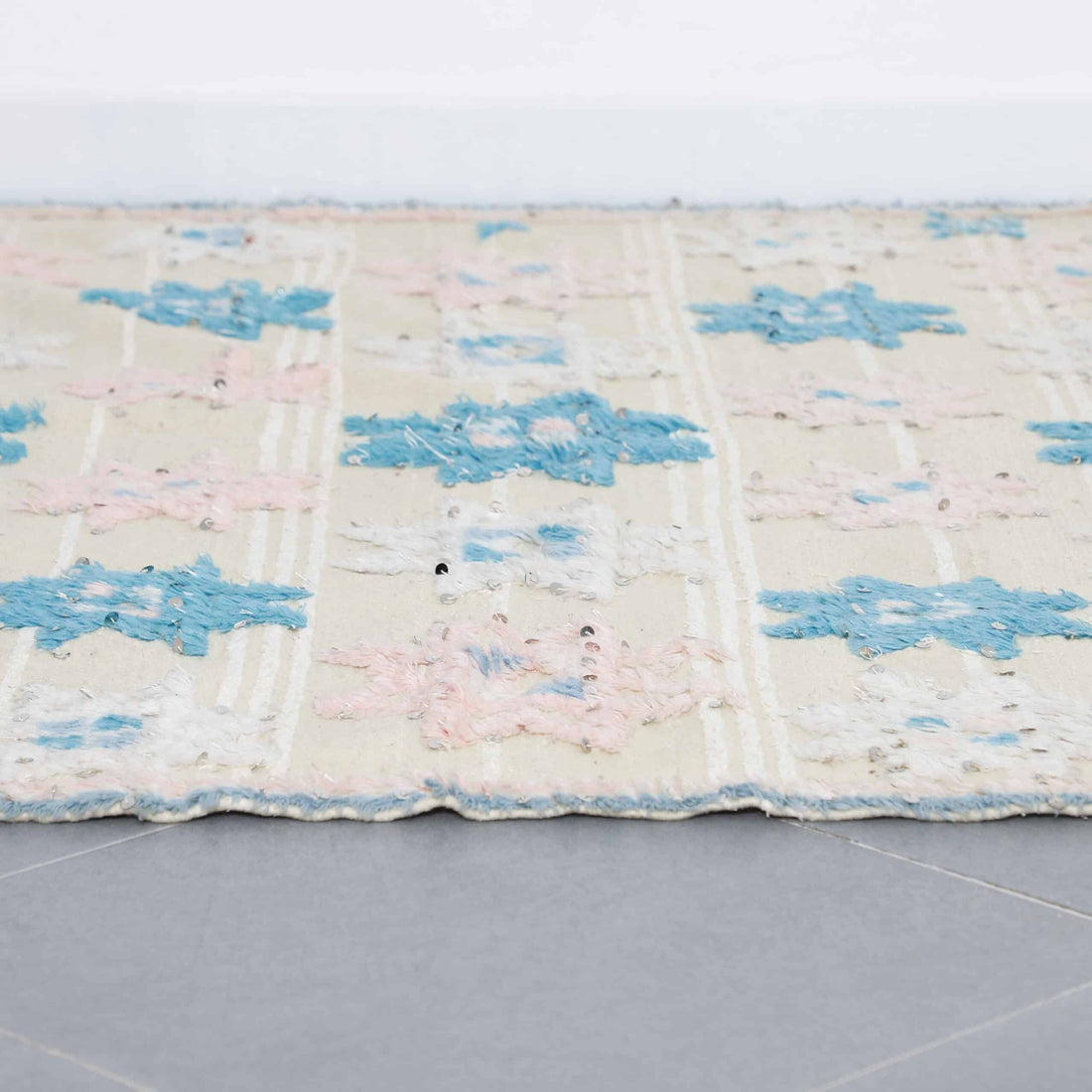 Wedding Blanket 7.2×5.4 Ft – Handwoven Moroccan Textile