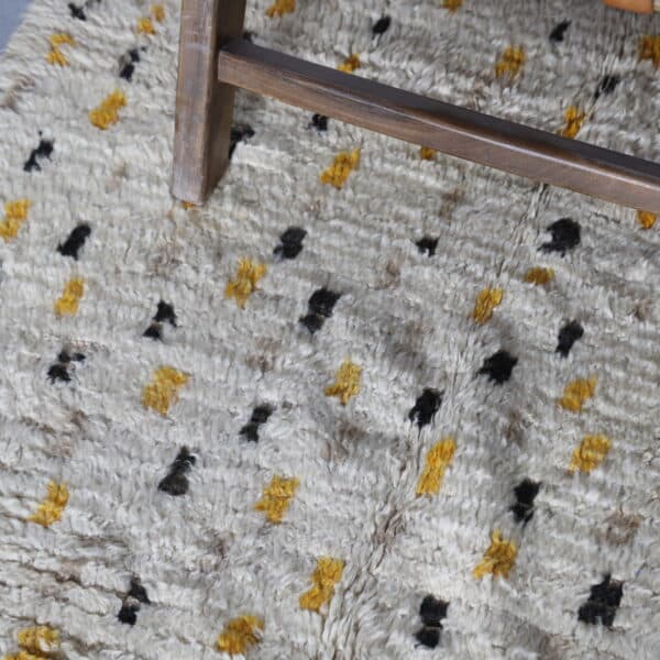 Handmade Azilal Carpet 5.4×3.4 ft – Moroccan Berber Cream Wool with Minimalist Dotted Design