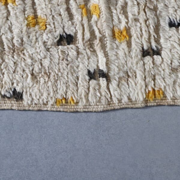 Handmade Azilal Carpet 5.4×3.4 ft – Moroccan Berber Cream Wool with Minimalist Dotted Design