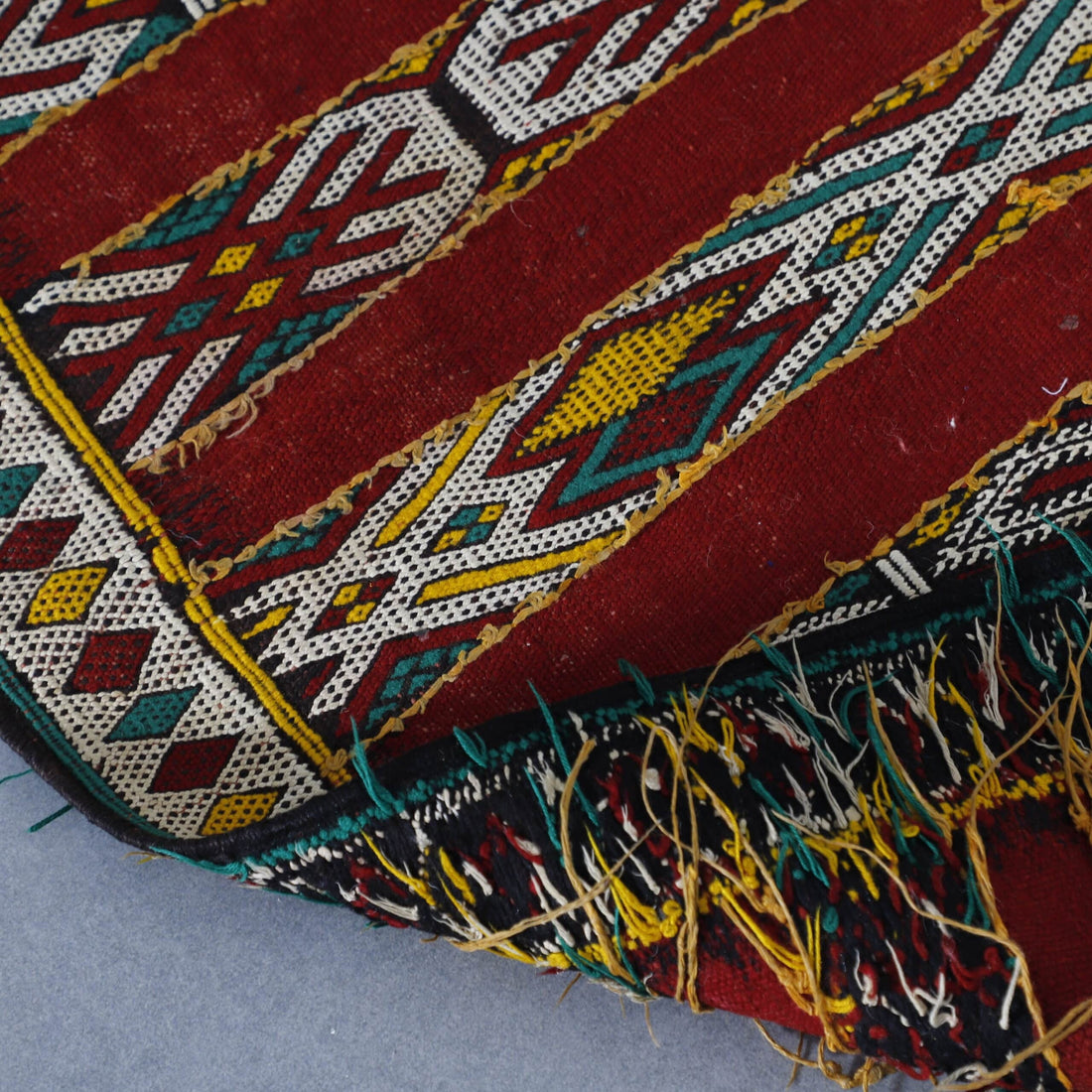 Vintage Kilim Rug 8.4×5.1 Ft – Handmade Moroccan Wool