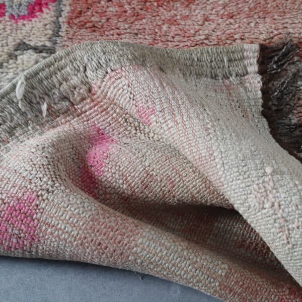 Vintage Boujaad Rug 8.4×4.8 ft – Moroccan Wool in Soft Pink & Geometric Design