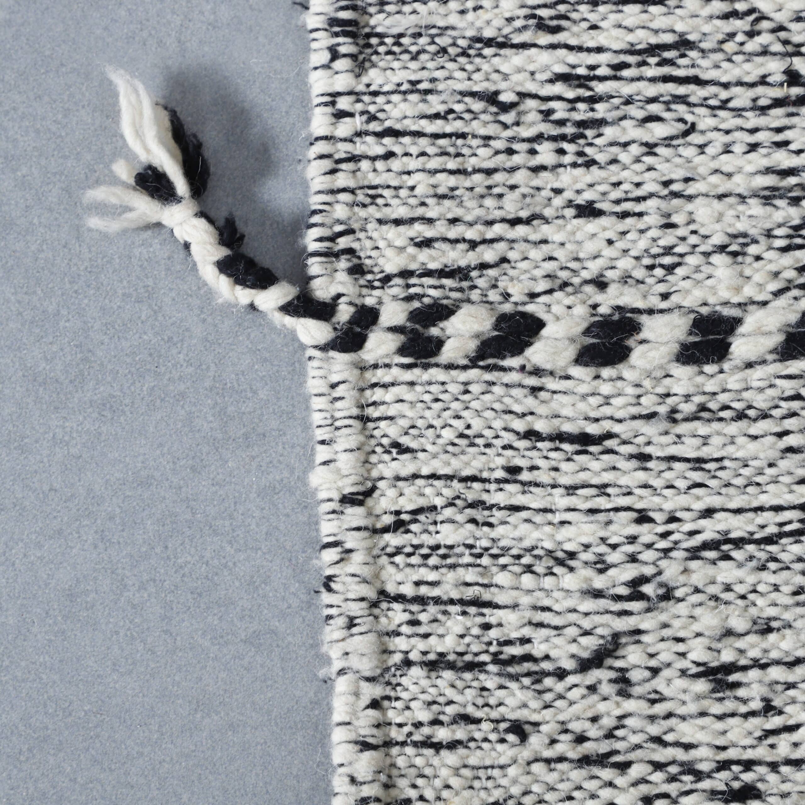 Zanafi Kilim Rug – 7.9×4.7 ft Handmade Moroccan Flatweave
