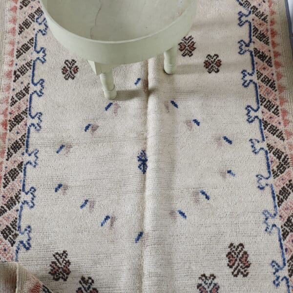 Light-Tone Moroccan Taznakht Rug 5.4×3.0 ft – Hand-Knot Wool, Subtle Tribal Design