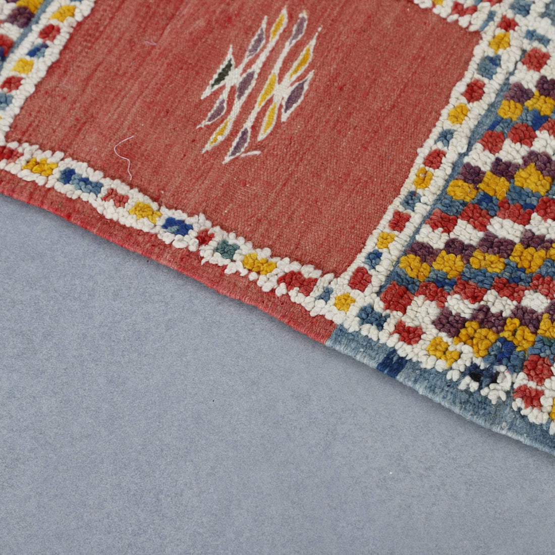 Boujaad Rug 7.9×5.1 ft – Handmade Moroccan Wool Carpet