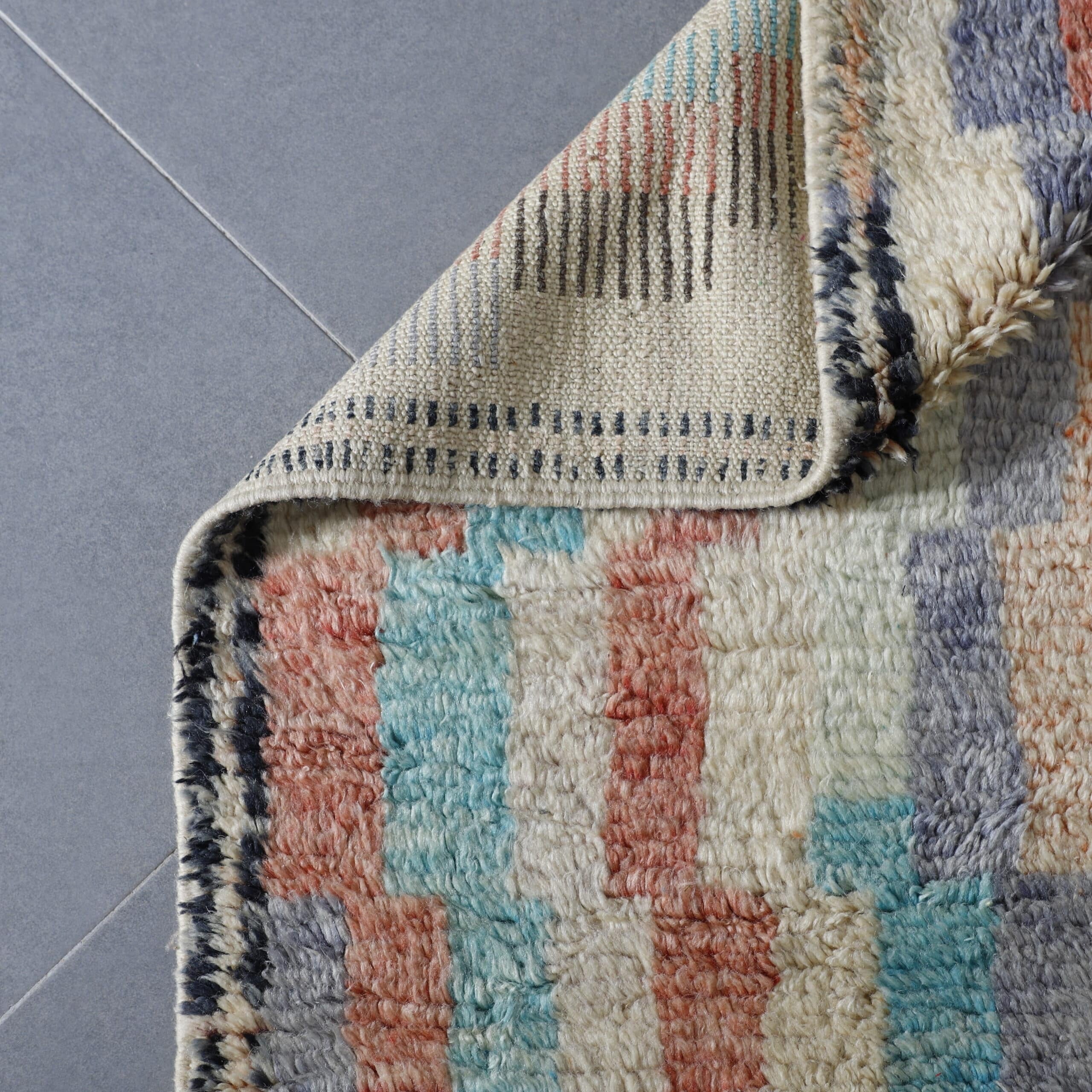 Boujaad Rug 9.5×6.9 Ft – Handwoven Moroccan Carpet