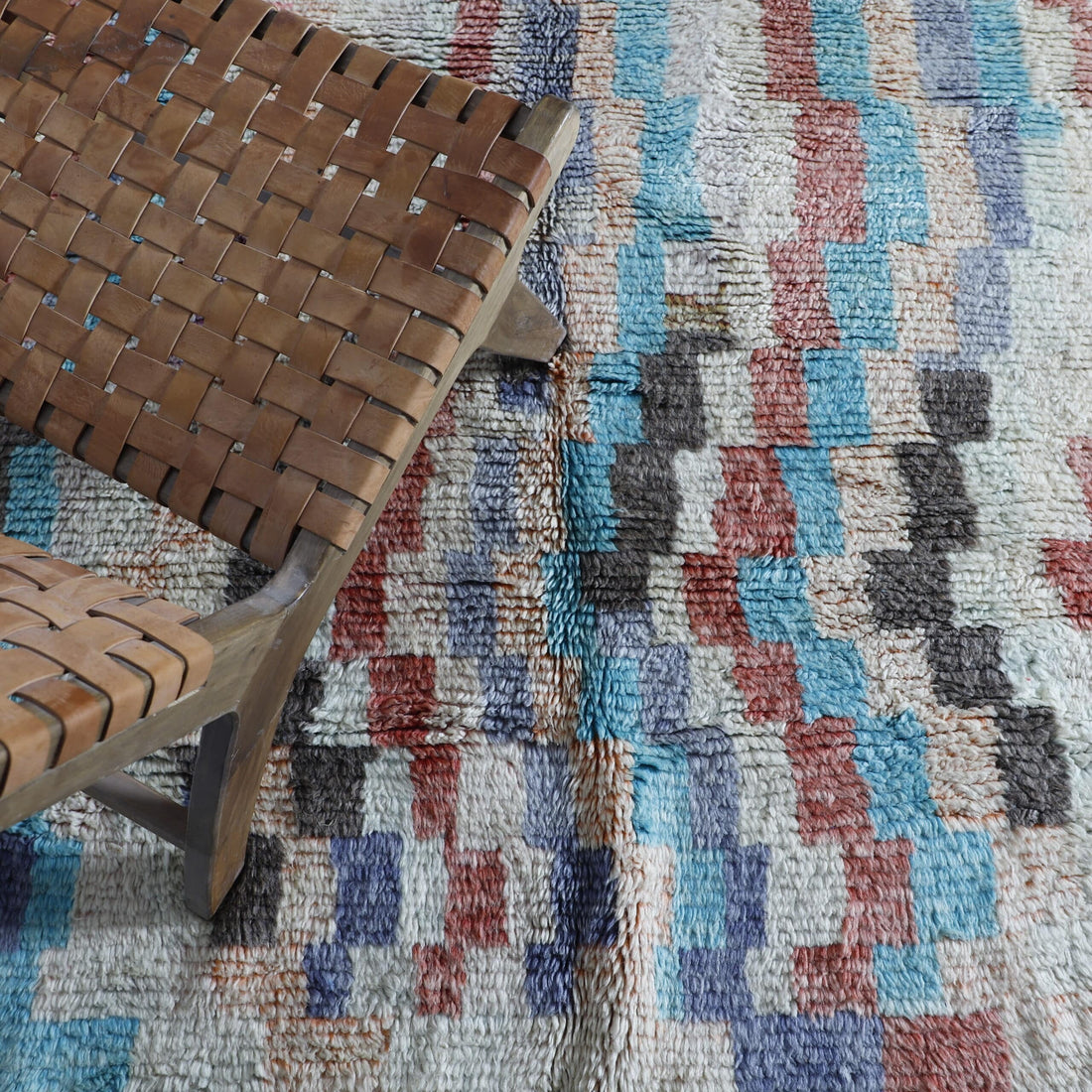 Boujaad Rug 9.5×6.9 Ft – Handwoven Moroccan Carpet