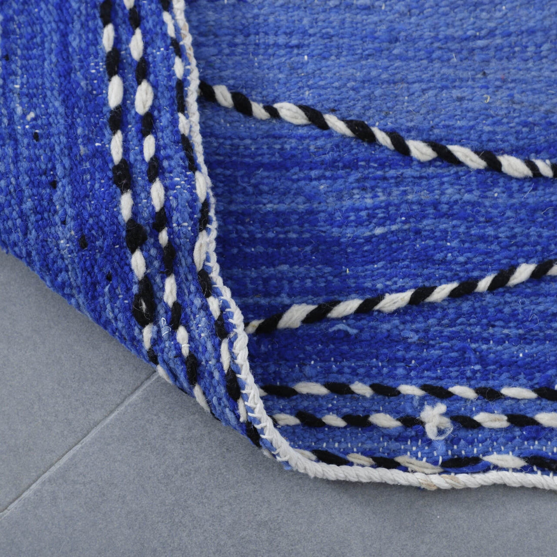 Zanafi Kilim Rug 9.5×6.2 Ft – Handmade Moroccan Wool Carpet