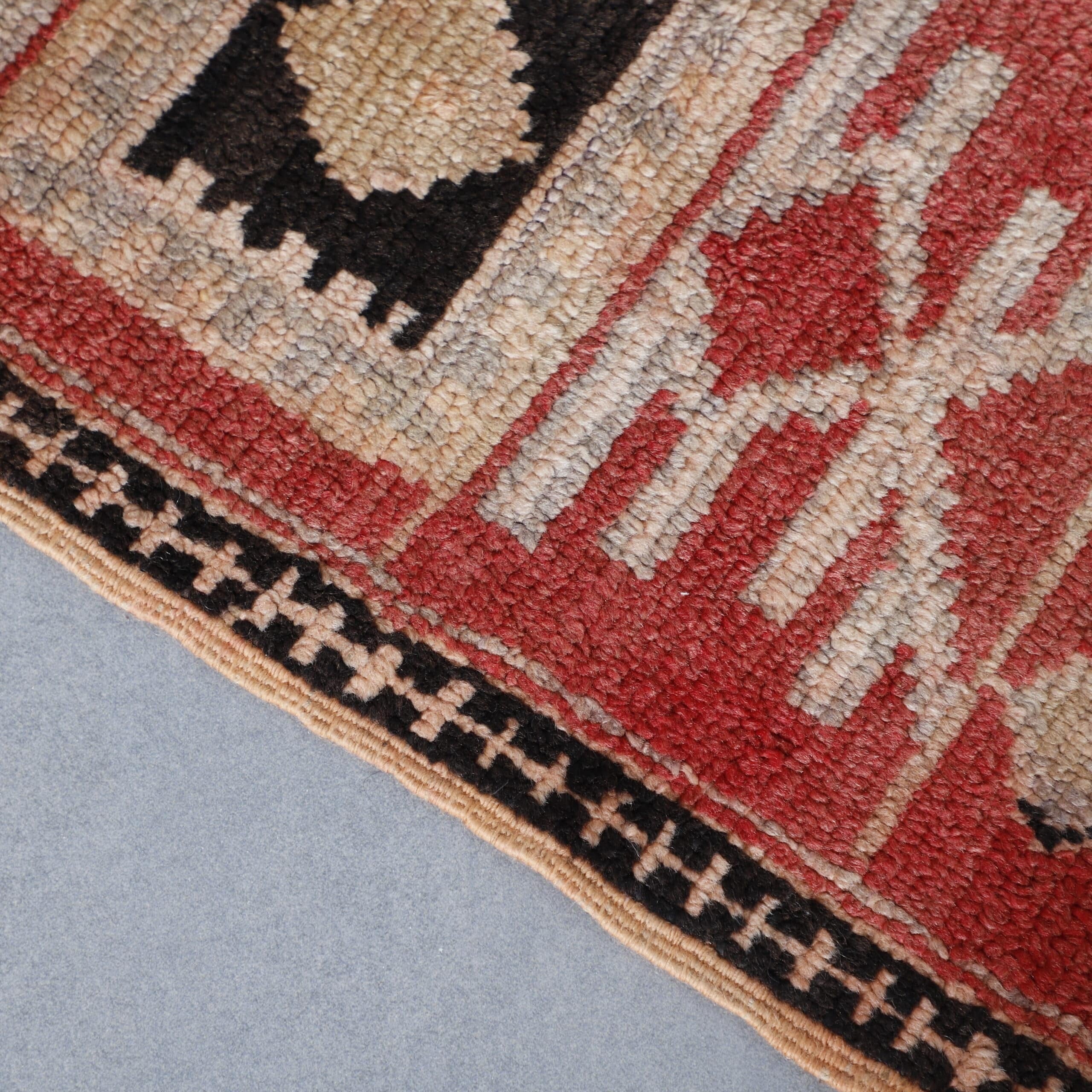 Square Boujaad Rug 5.2×4.5 Ft – Vintage Moroccan Handwoven Carpet
