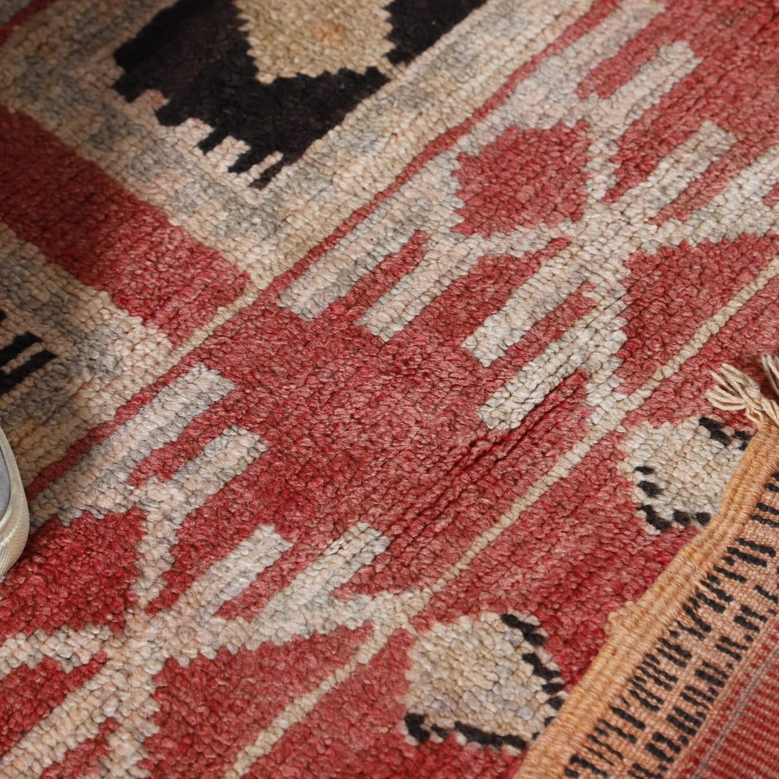 Square Boujaad Rug 5.2×4.5 Ft – Vintage Moroccan Handwoven Carpet