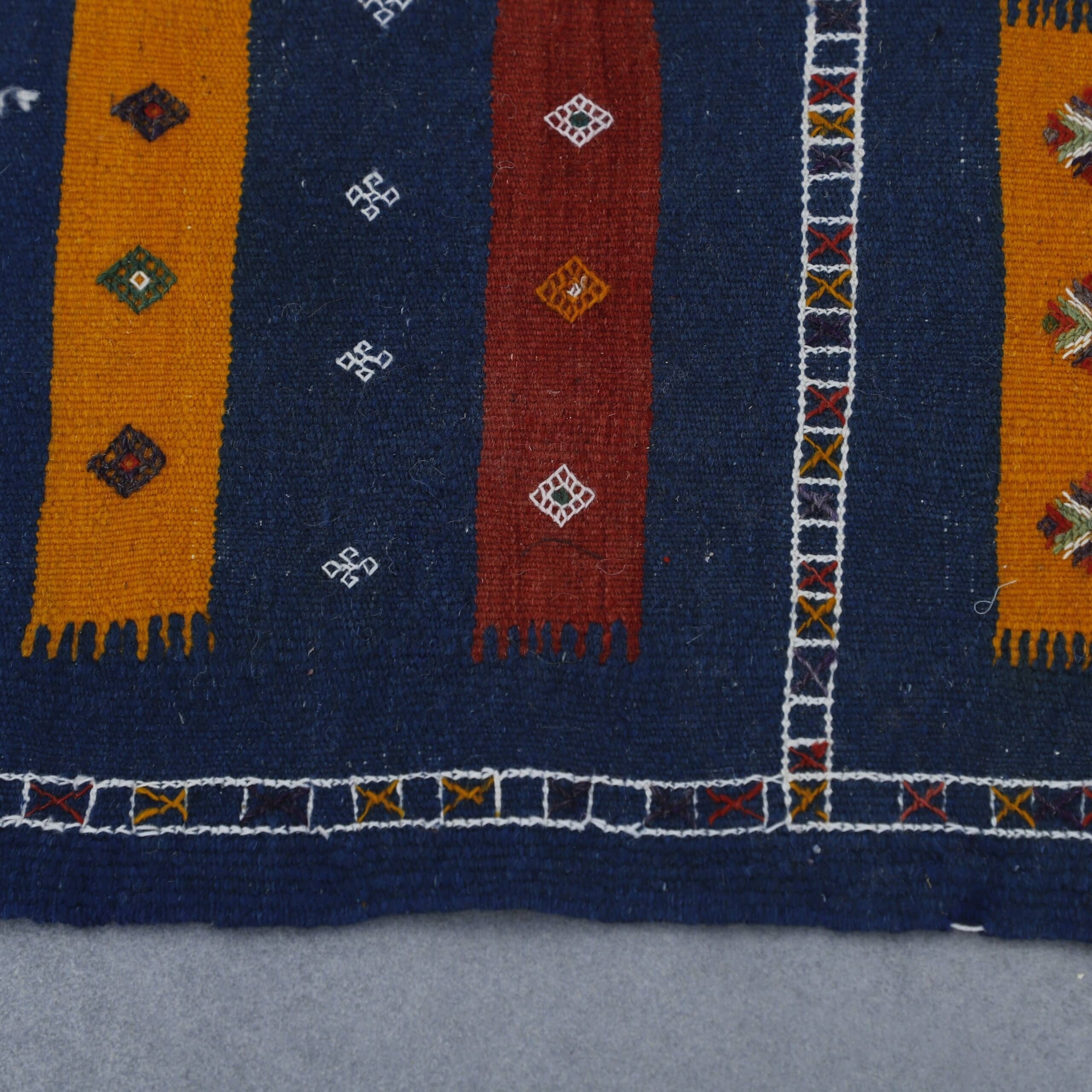 Akhnif Kilim Rug 6.7×3.8 Ft – Handwoven Moroccan Wool