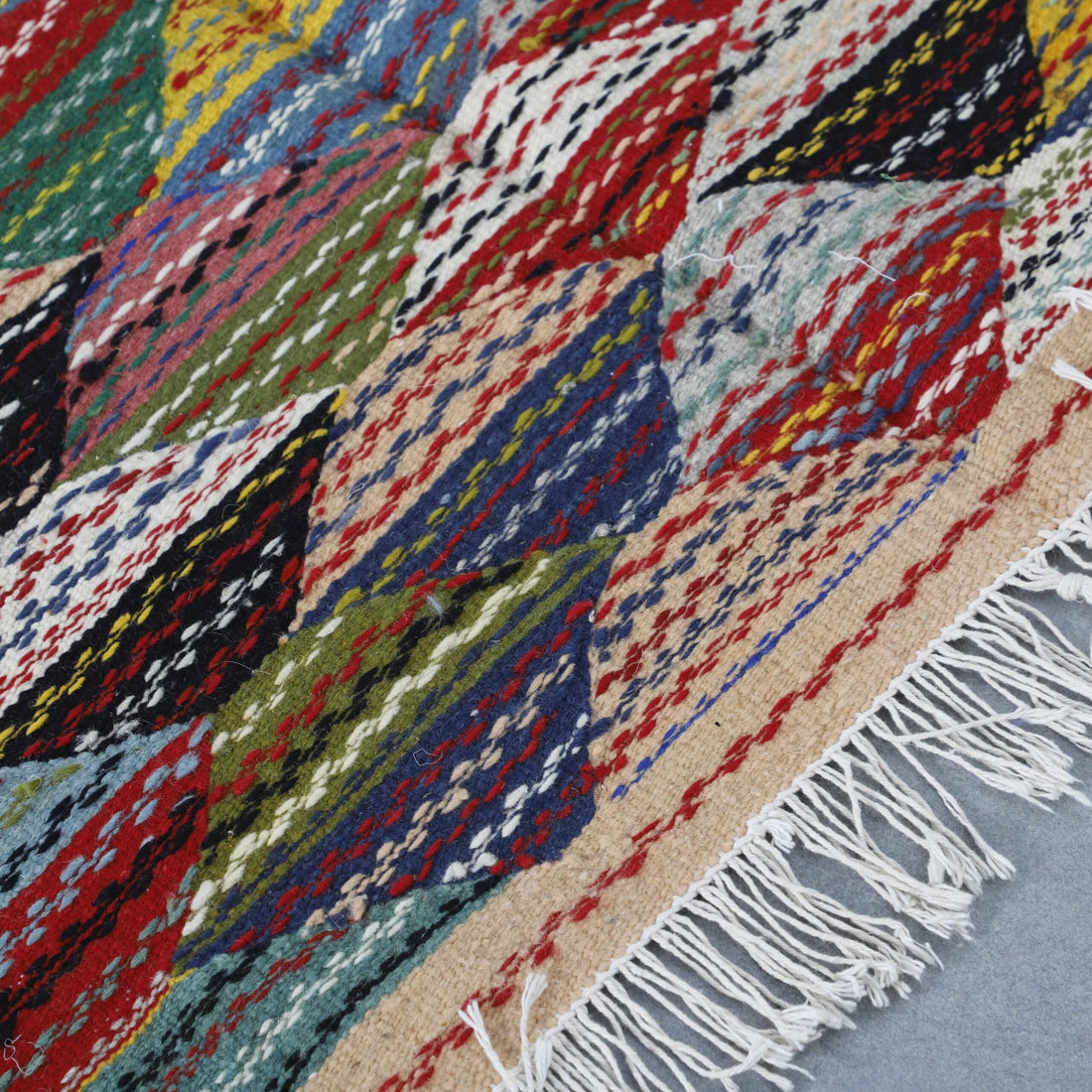 Kilim Rug Pecasso 4.9×3.3 Ft – Handmade Moroccan Wool