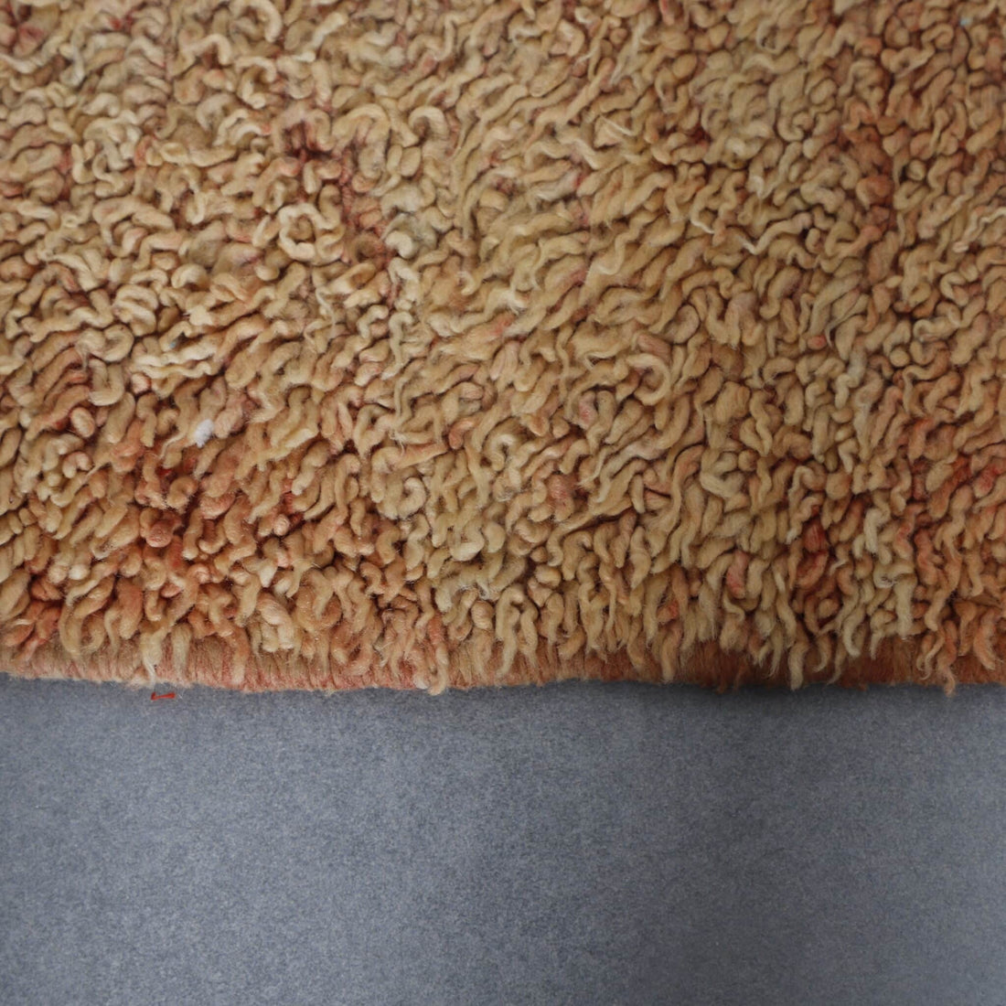 Vintage Rug 9.3×4.4 Ft – Handcrafted Moroccan Wool Carpet