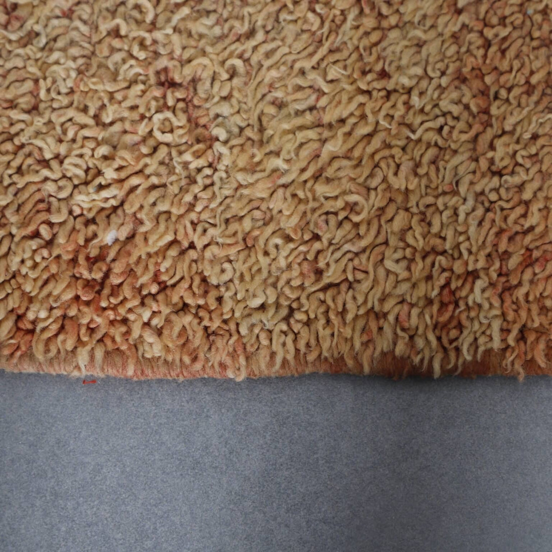 Vintage Rug 9.3×4.4 Ft – Handcrafted Moroccan Wool Carpet