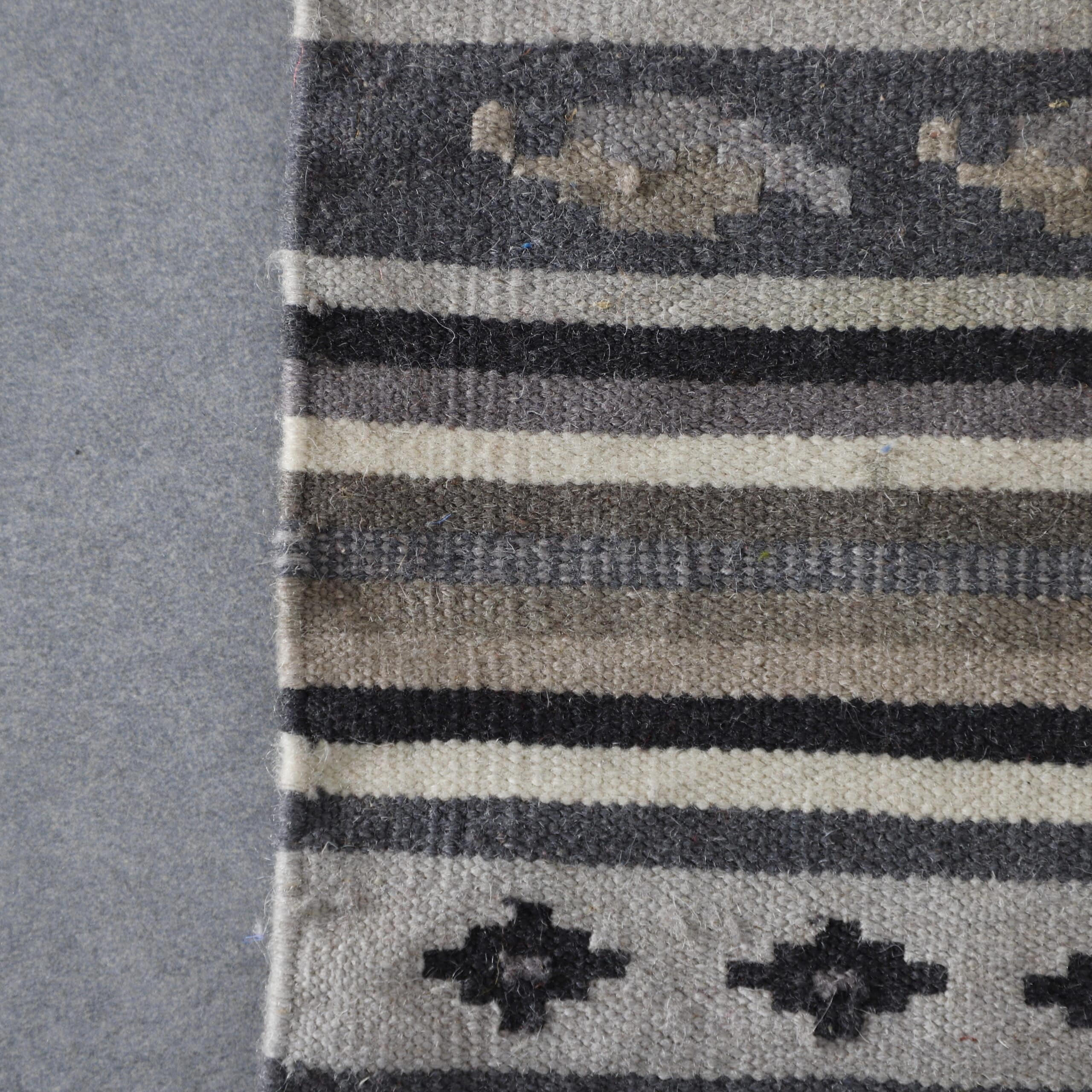 Tunisian Vintage Kilim Rug – Handmade Wool Tribal Design