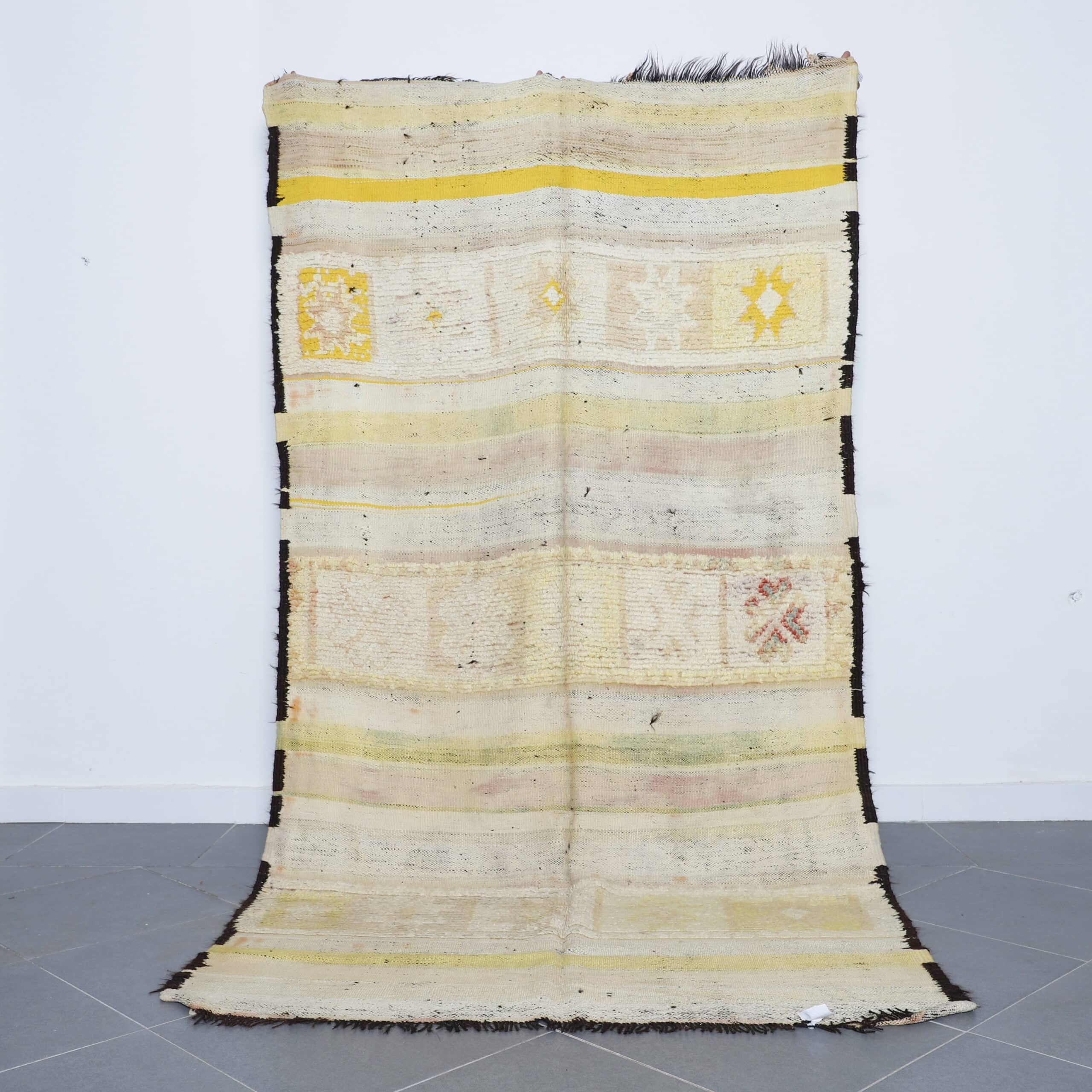 Vintage Boujaad 9.3×4.8 Ft – Handcrafted Moroccan Wool Rug