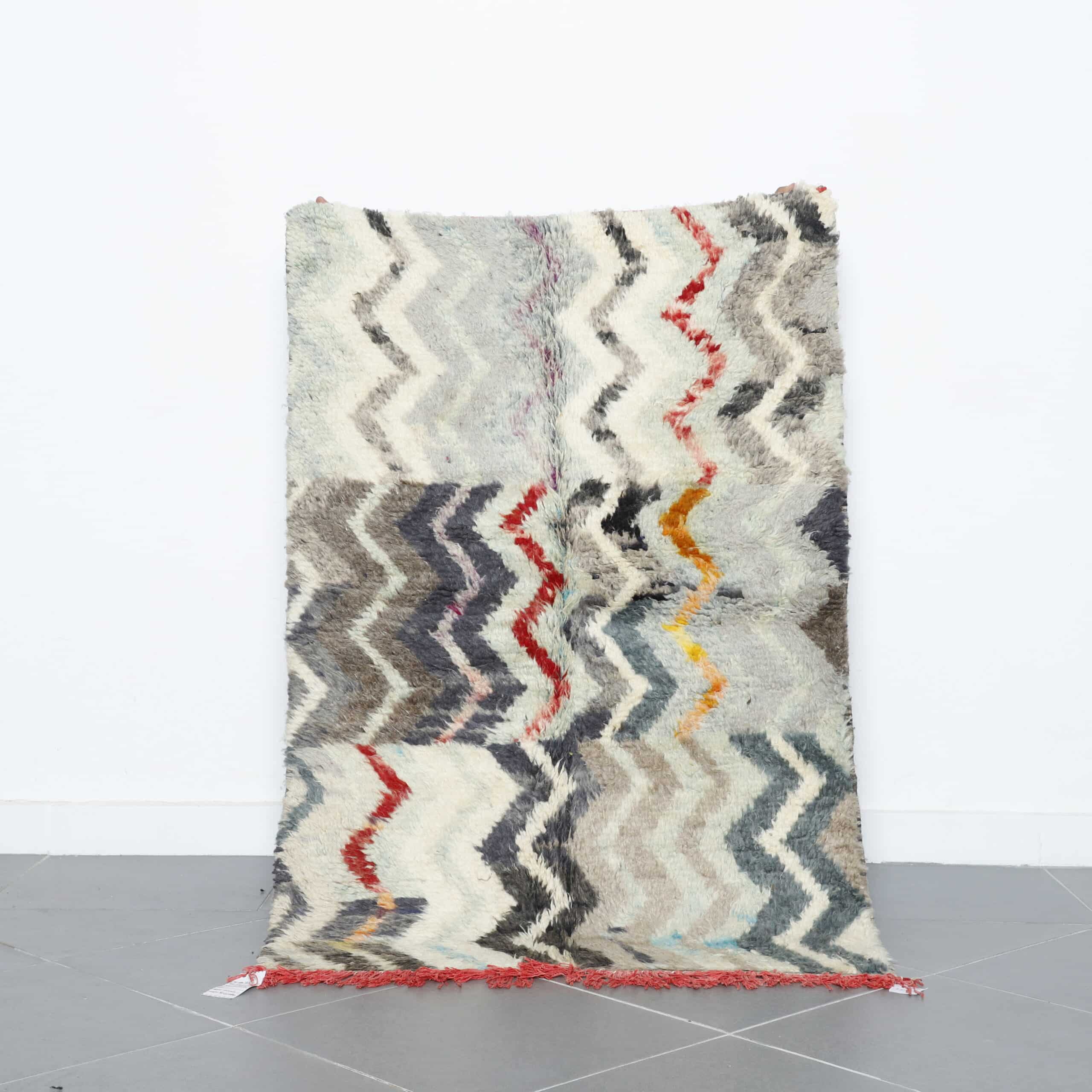 Boujaad Rug 4.7×3.2 ft – Handmade Moroccan Wool Carpet with Zigzag Pattern