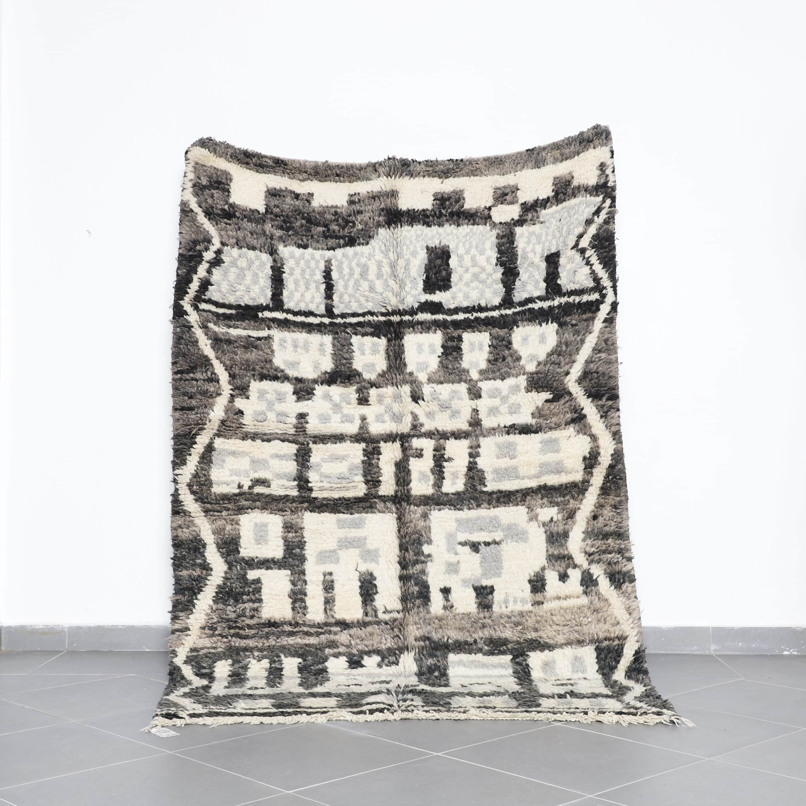 Boujaad Rug 7.9×5.1 ft – Moroccan Handmade Wool