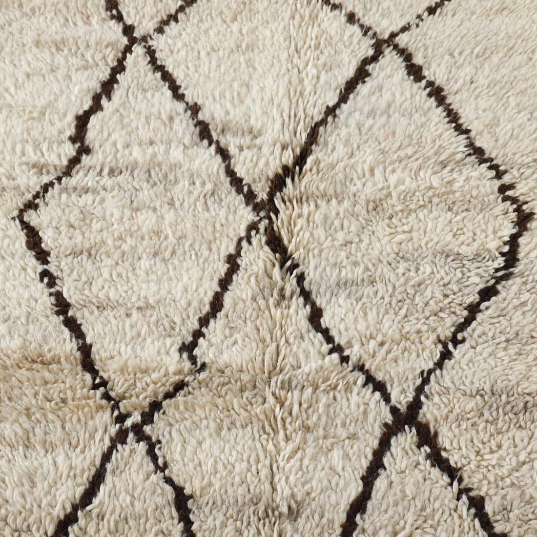 Handmade Moroccan Beni Ouarain Rug 177cm x 100cm – White Wool Berber Carpet