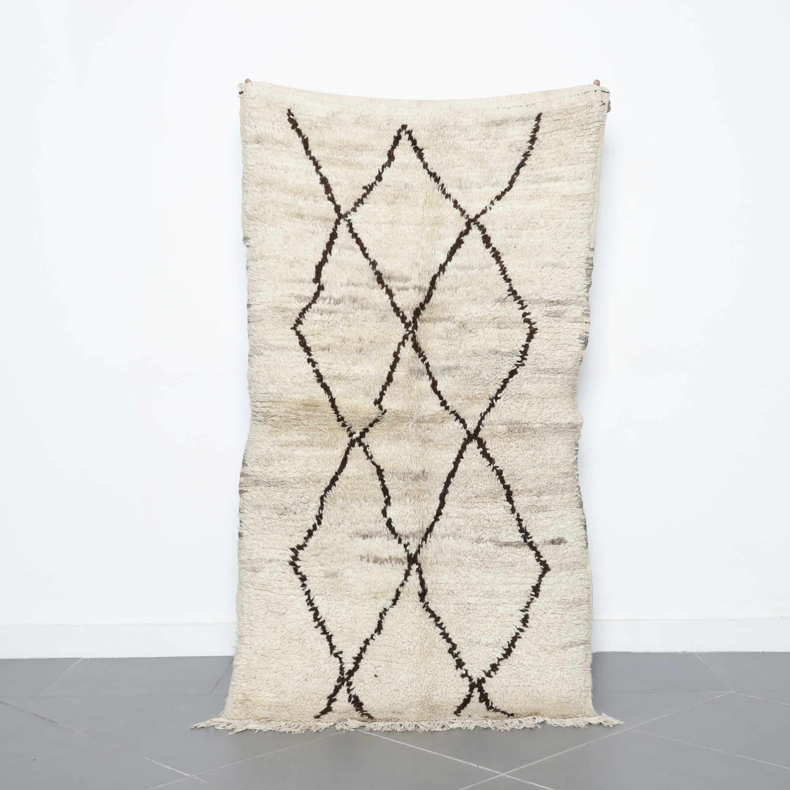 Handmade Moroccan Beni Ouarain Rug 177cm x 100cm – White Wool Berber Carpet