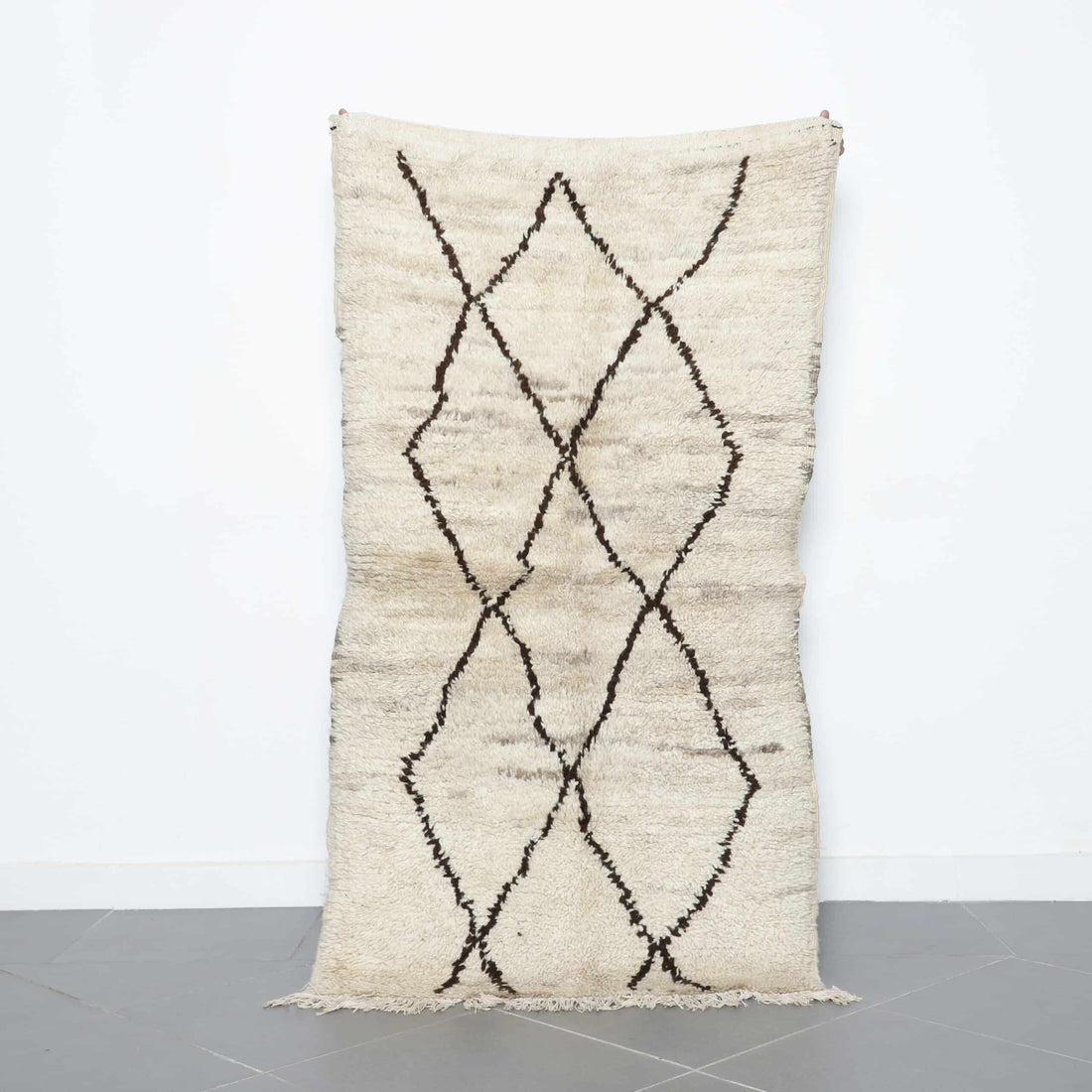 Handmade Moroccan Beni Ouarain Rug 177cm x 100cm – White Wool Berber Carpet