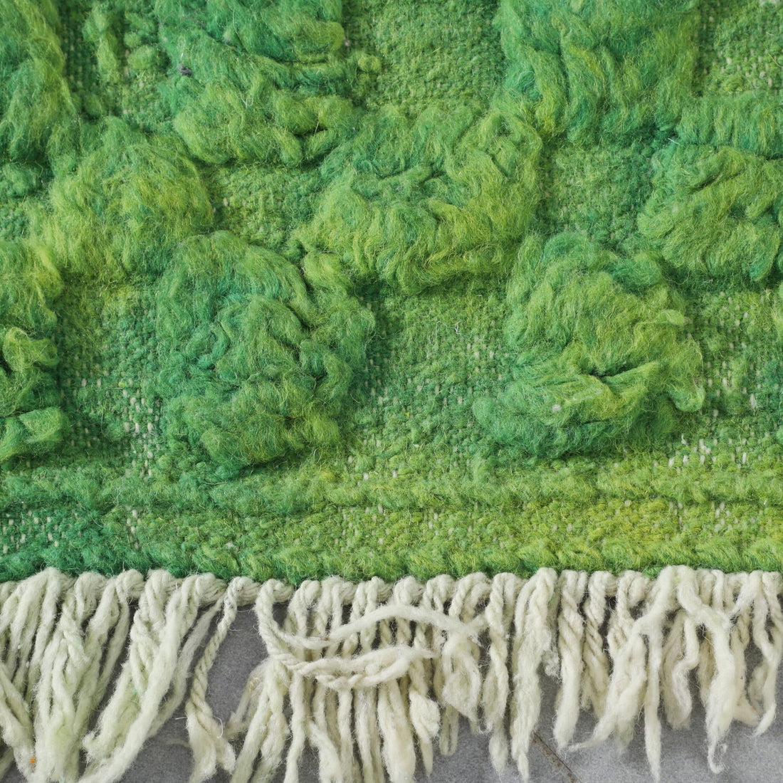 Green Moroccan Beni Ouarain Rug 138cm x 93cm – Handwoven Wool Carpet