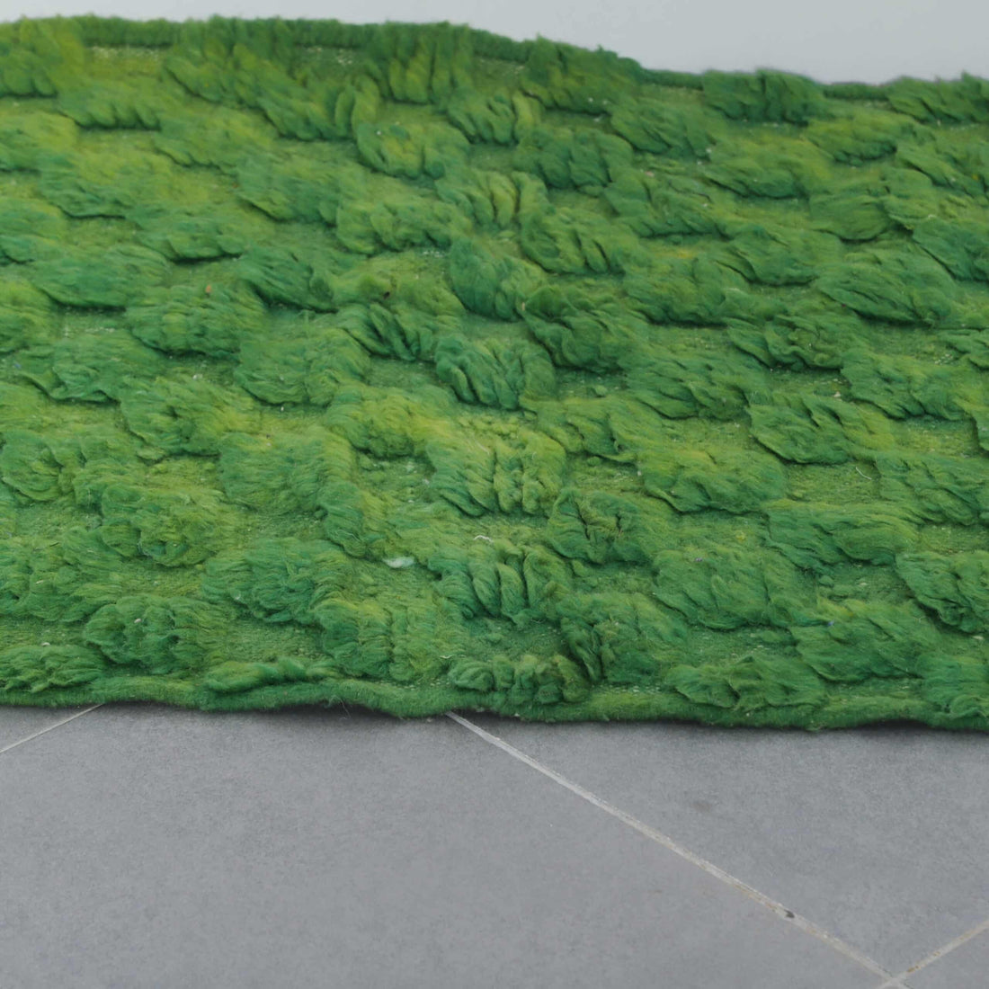 Green Moroccan Beni Ouarain Rug 138cm x 93cm – Handwoven Wool Carpet